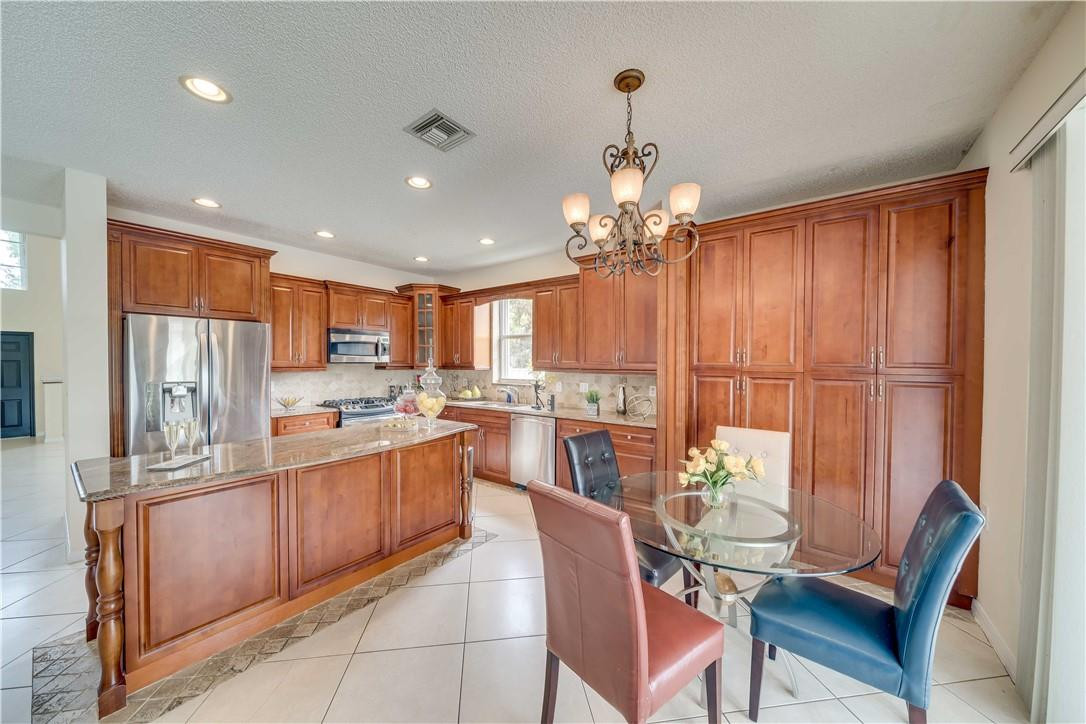 PEMBROKE FALLS PH 6 - Residential