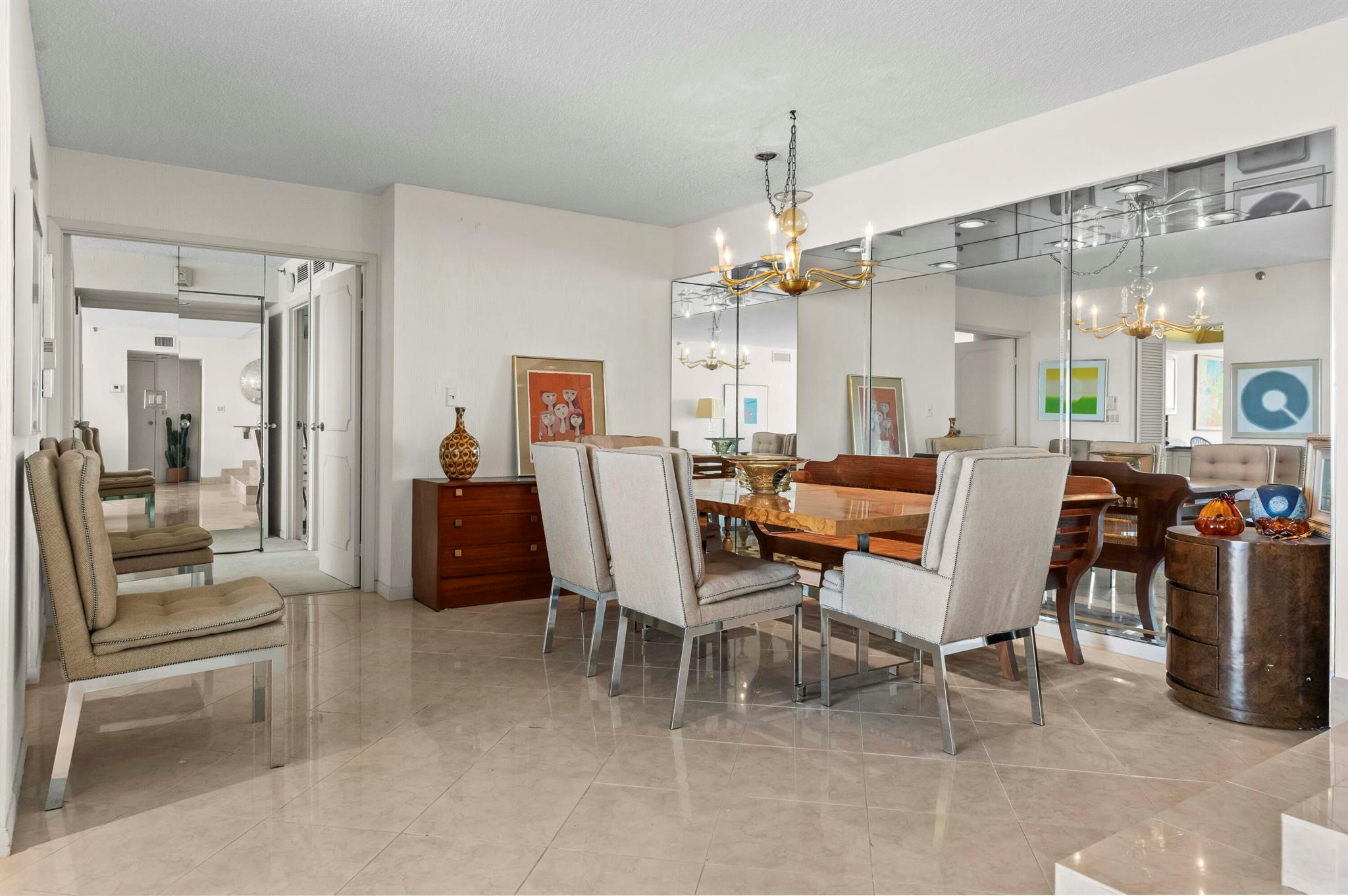 CONSULATE CONDO - Residential