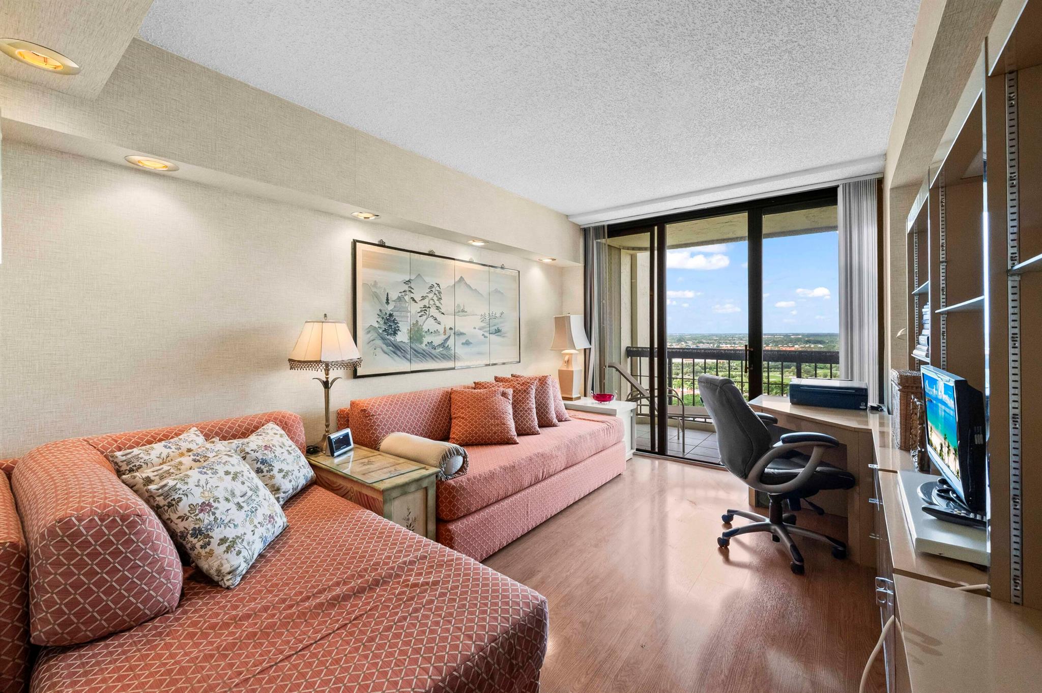 CONSULATE CONDO - Residential