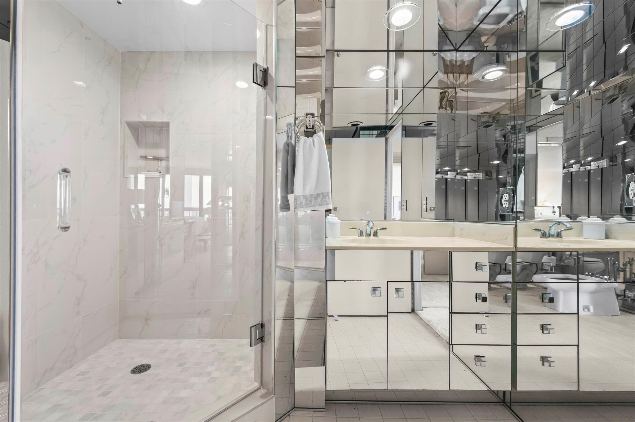 CONSULATE CONDO - Residential