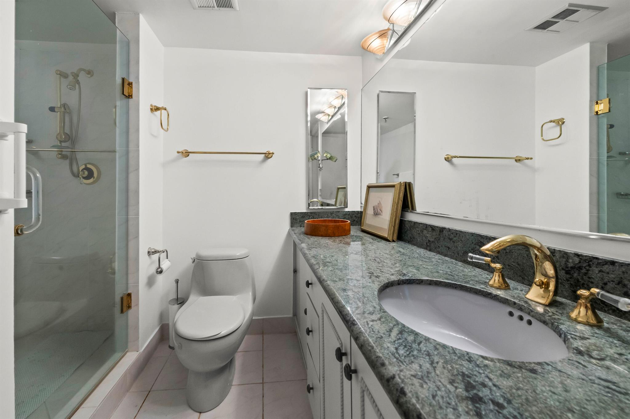 CONSULATE CONDO - Residential