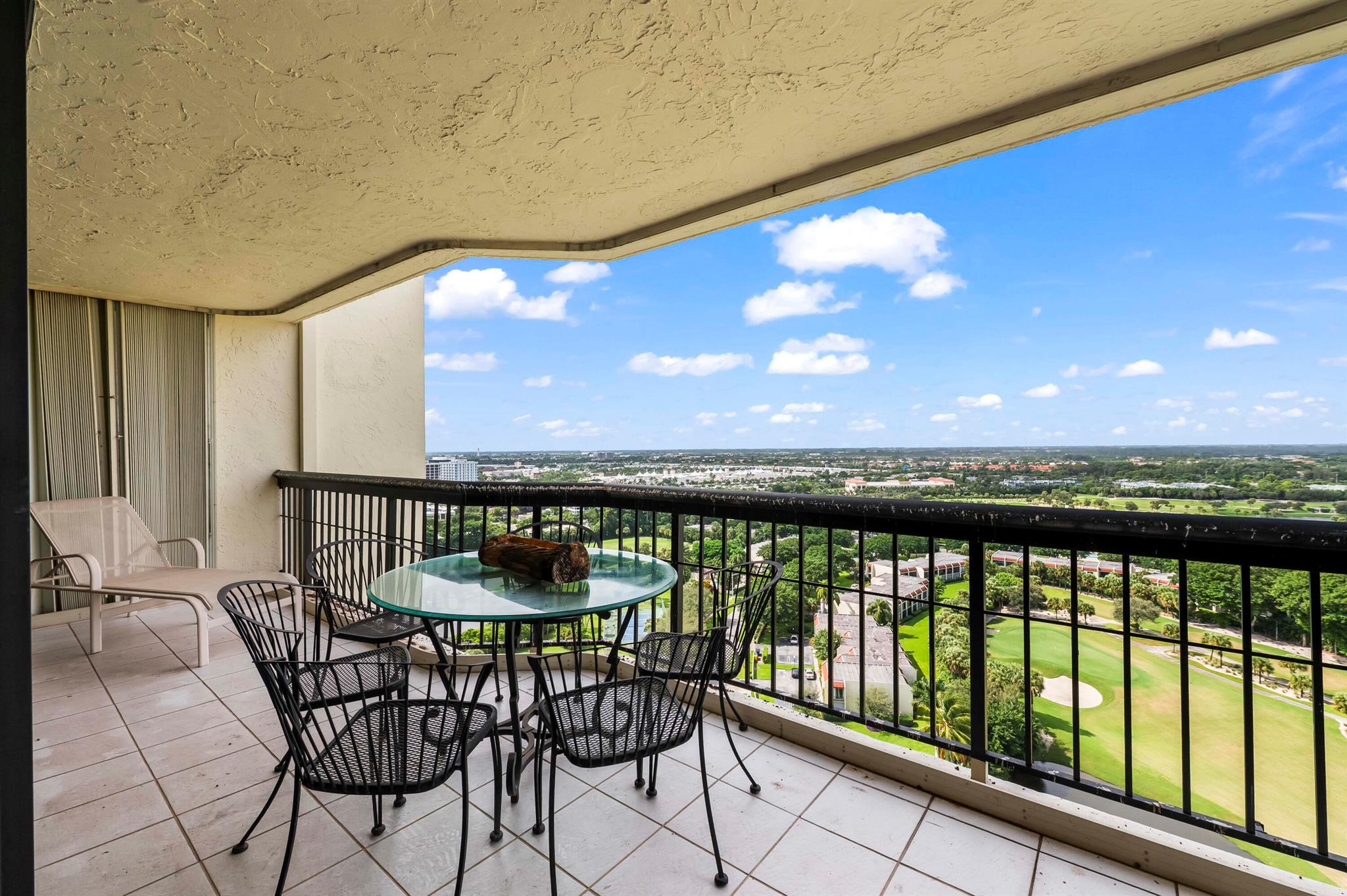 CONSULATE CONDO - Residential