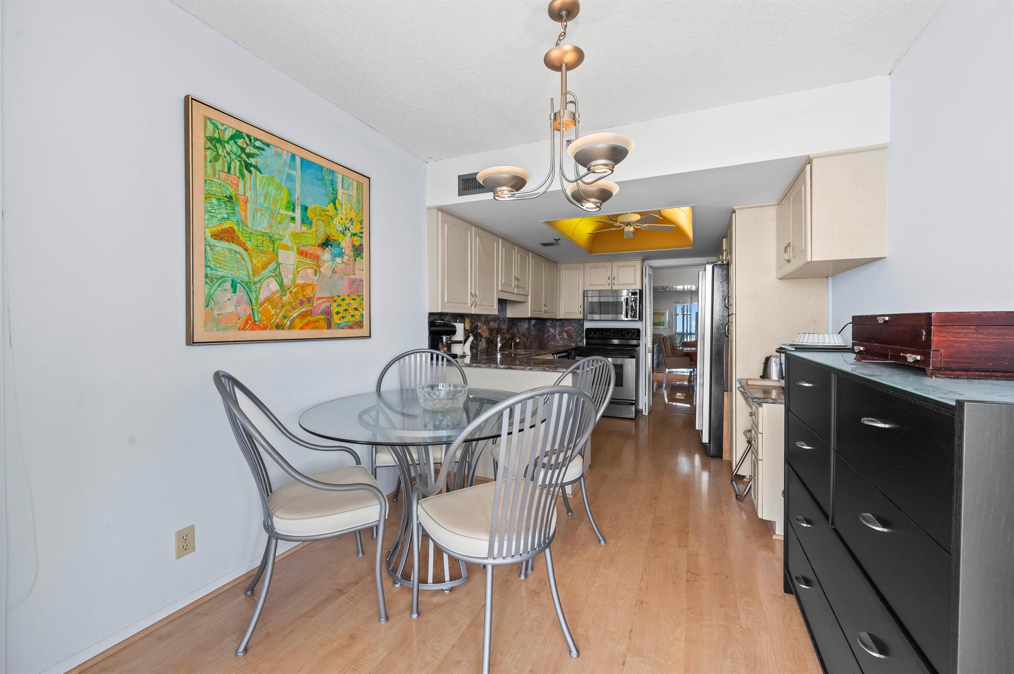 CONSULATE CONDO - Residential