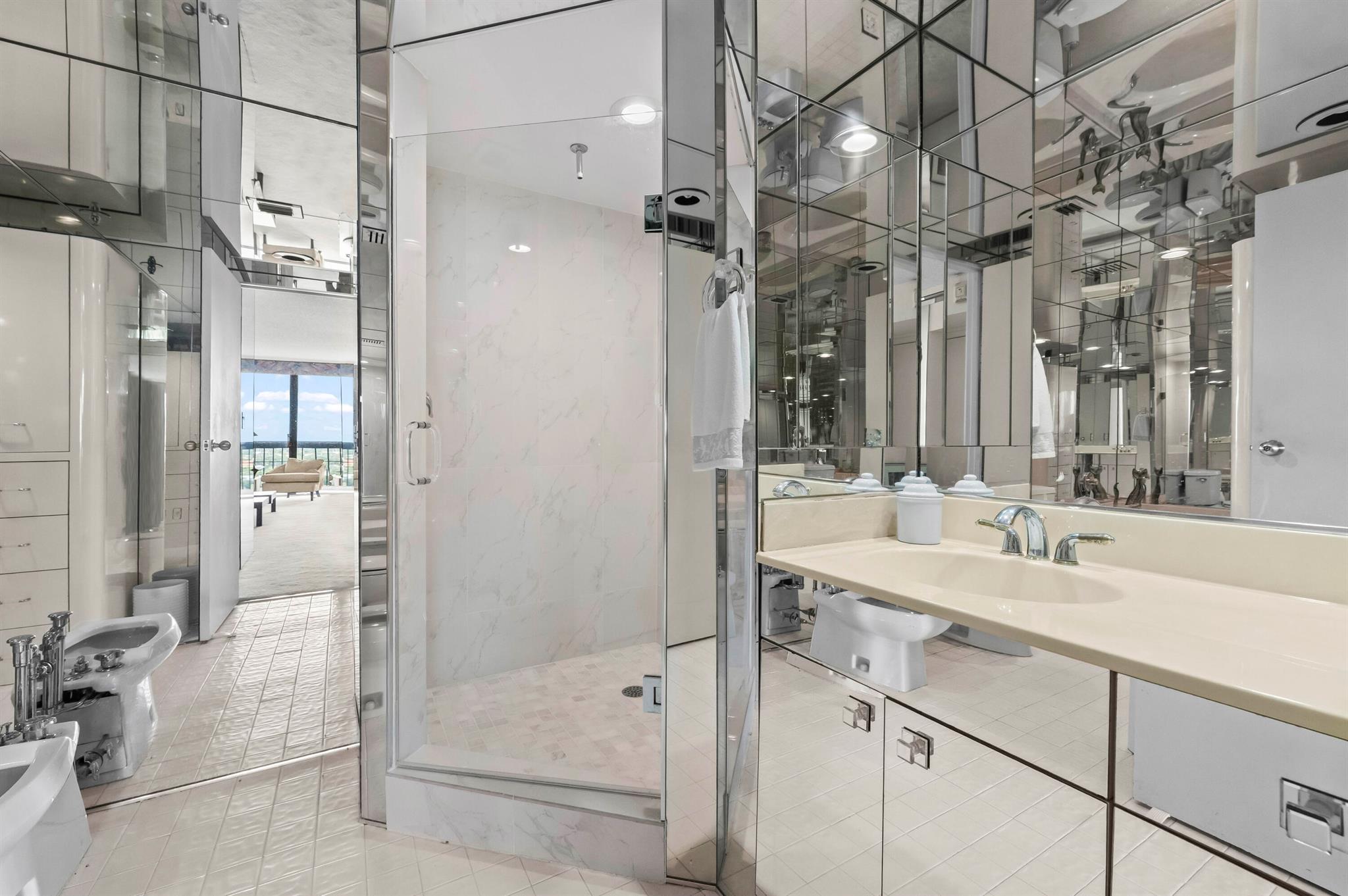 CONSULATE CONDO - Residential