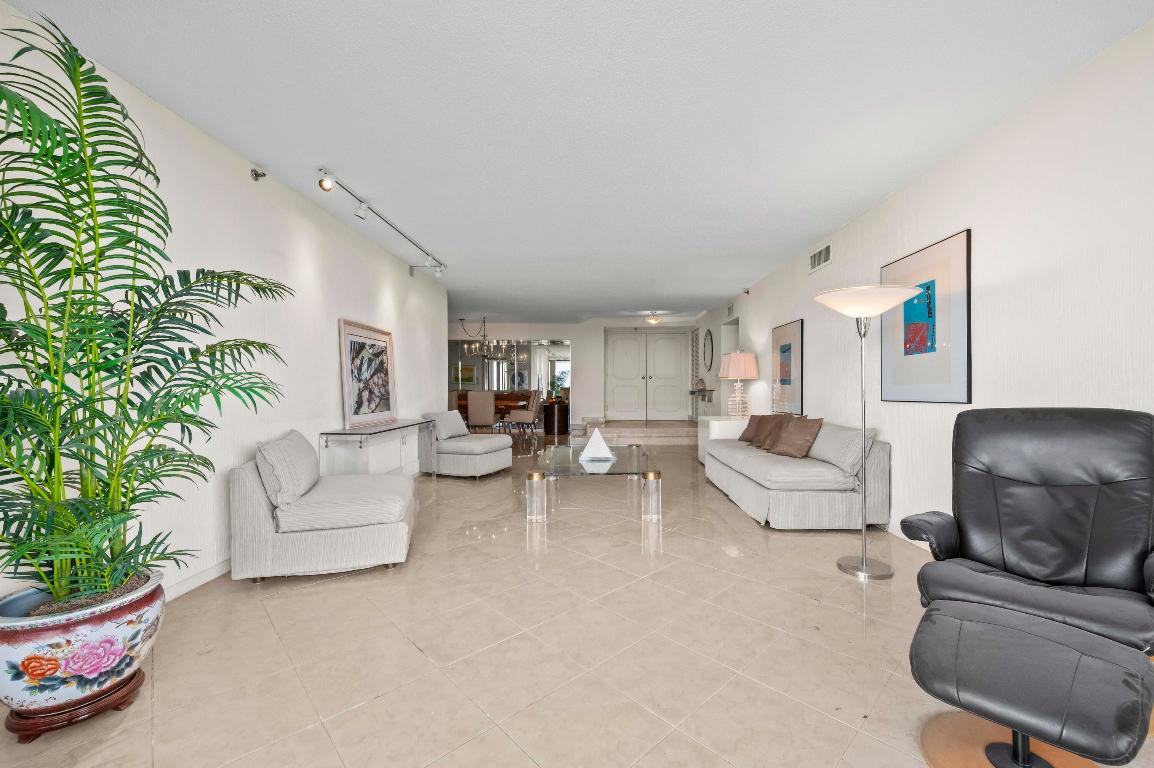 1900 Consulate Place 1905