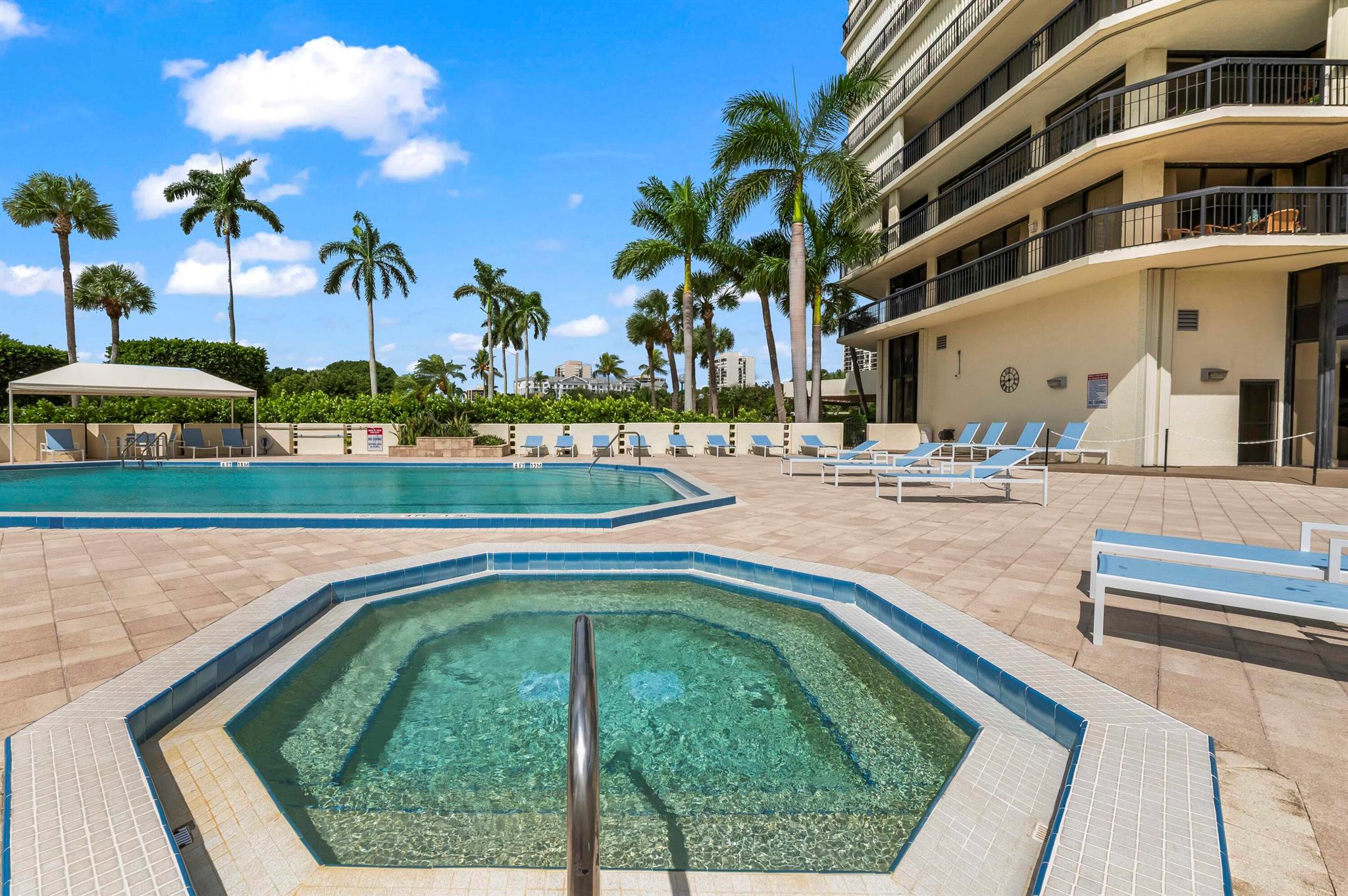 CONSULATE CONDO - Residential