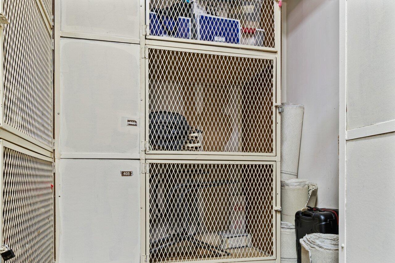 CONSULATE CONDO - Residential