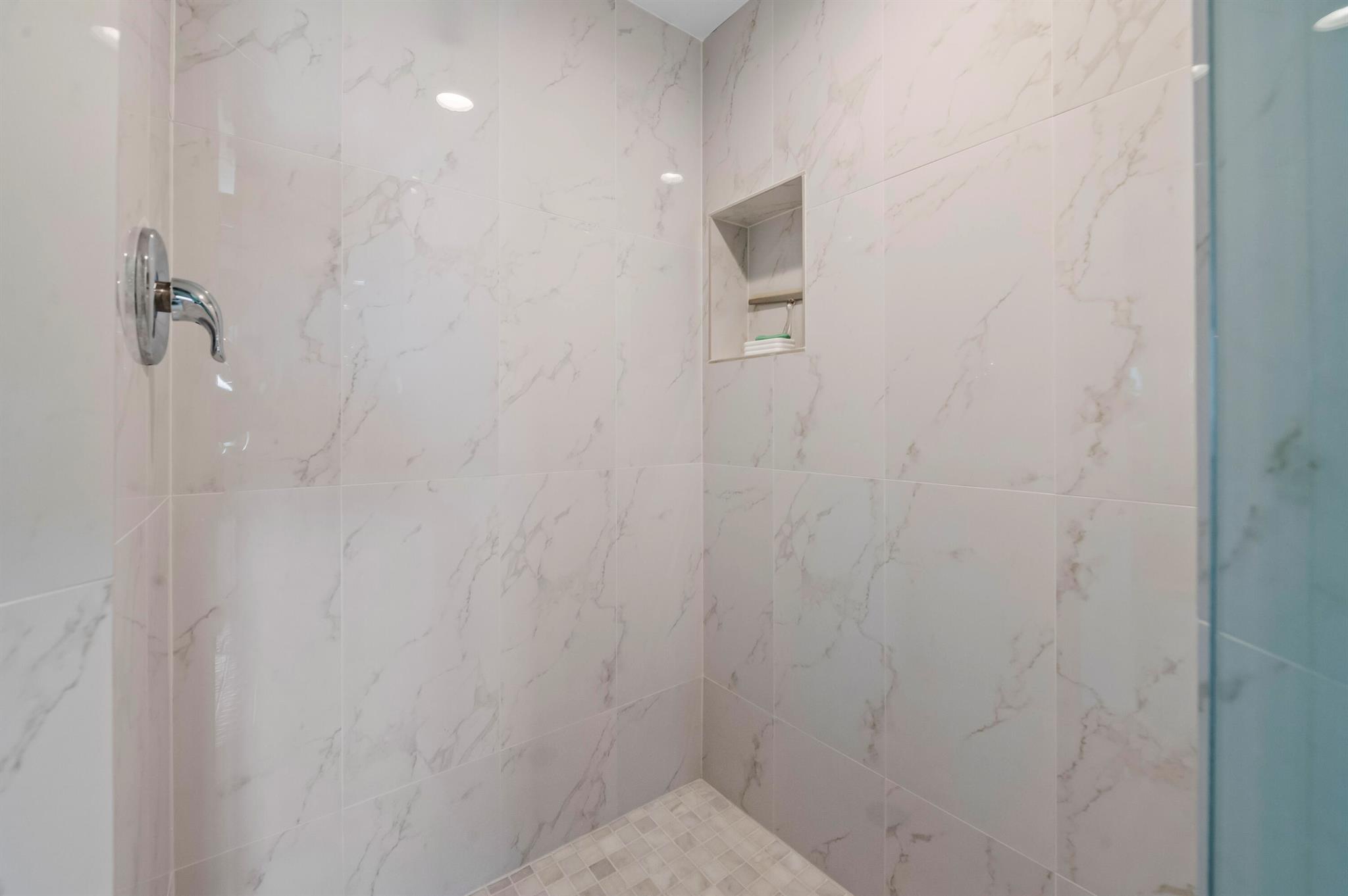 CONSULATE CONDO - Residential