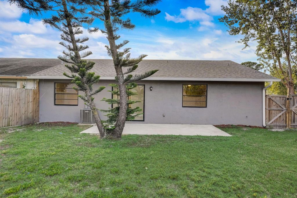 Photo of 4365 SE Nimrod Lane, Stuart, FL 34997 (MLS # R10941935)