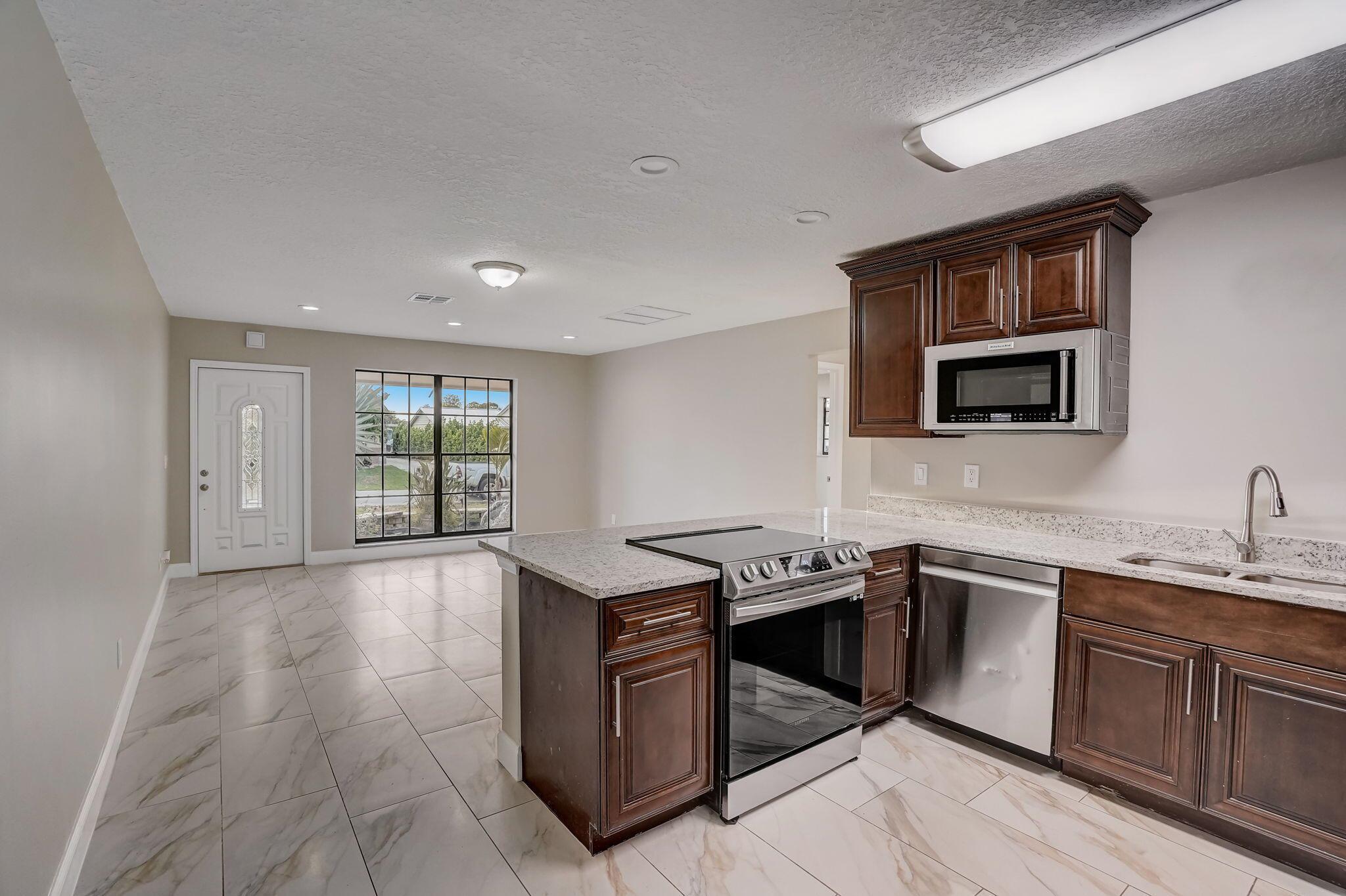 FISHERMANS COVE - Residential