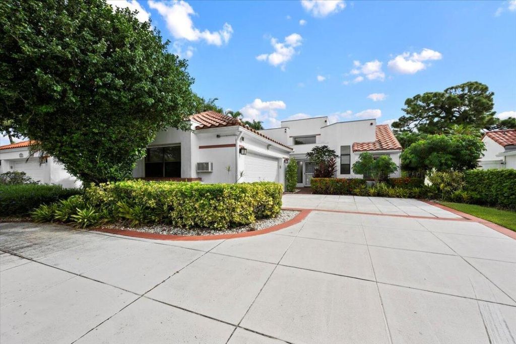 Photo of 13210 Touchstone Place, Palm Beach Gardens, FL 33418 (MLS # R11129884)