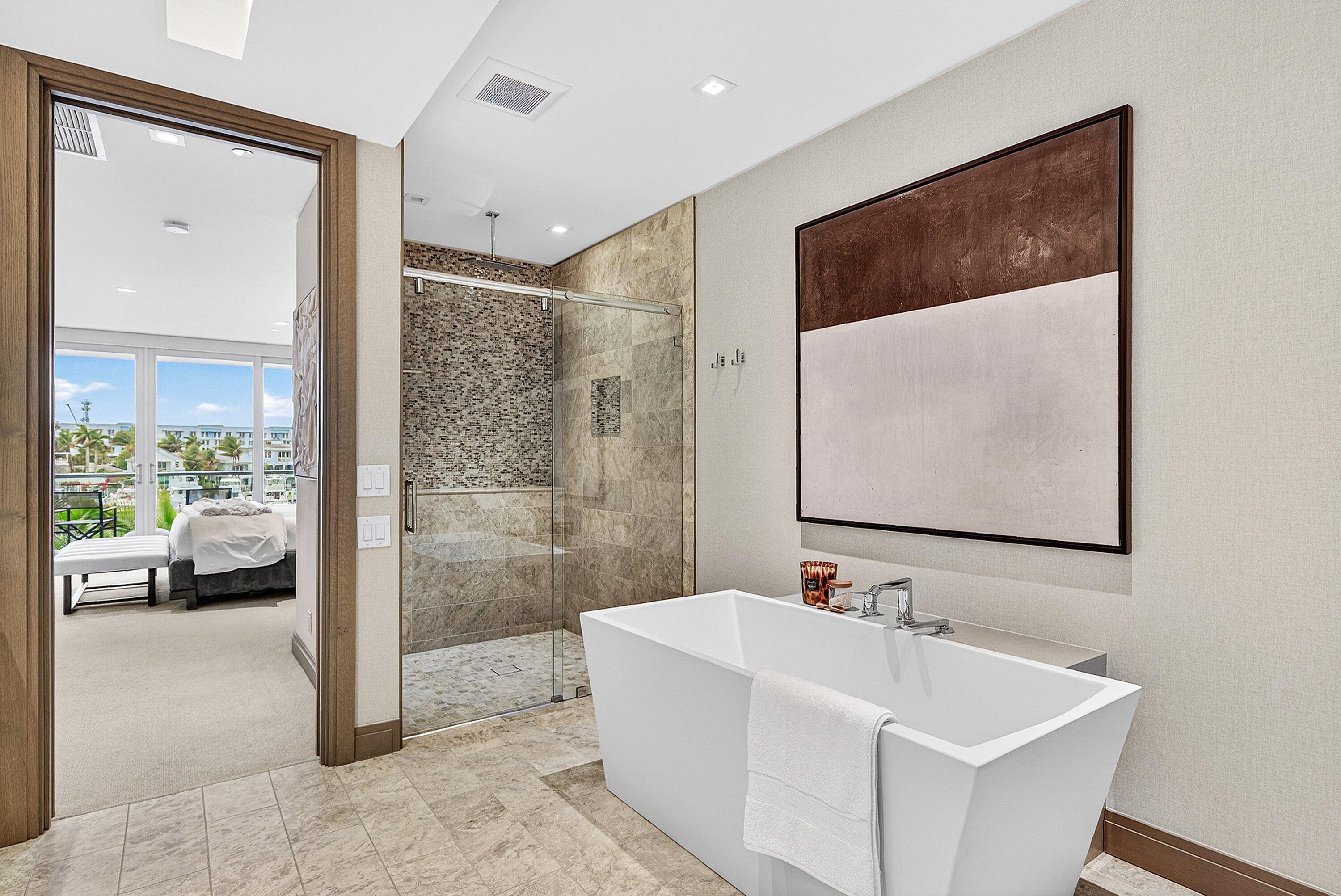 SEAGATE YACHT CLUB - Residential