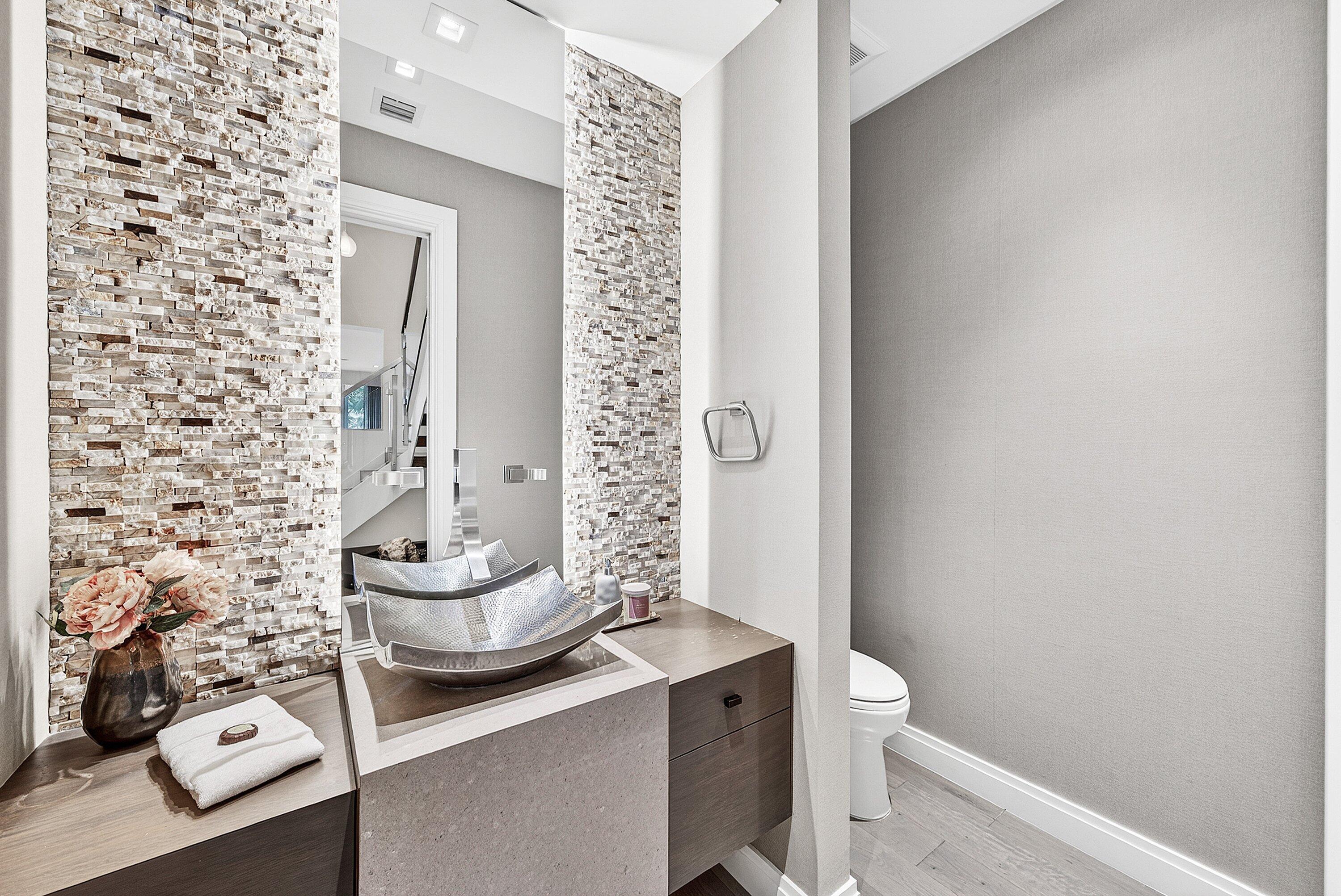 SEAGATE YACHT CLUB - Residential