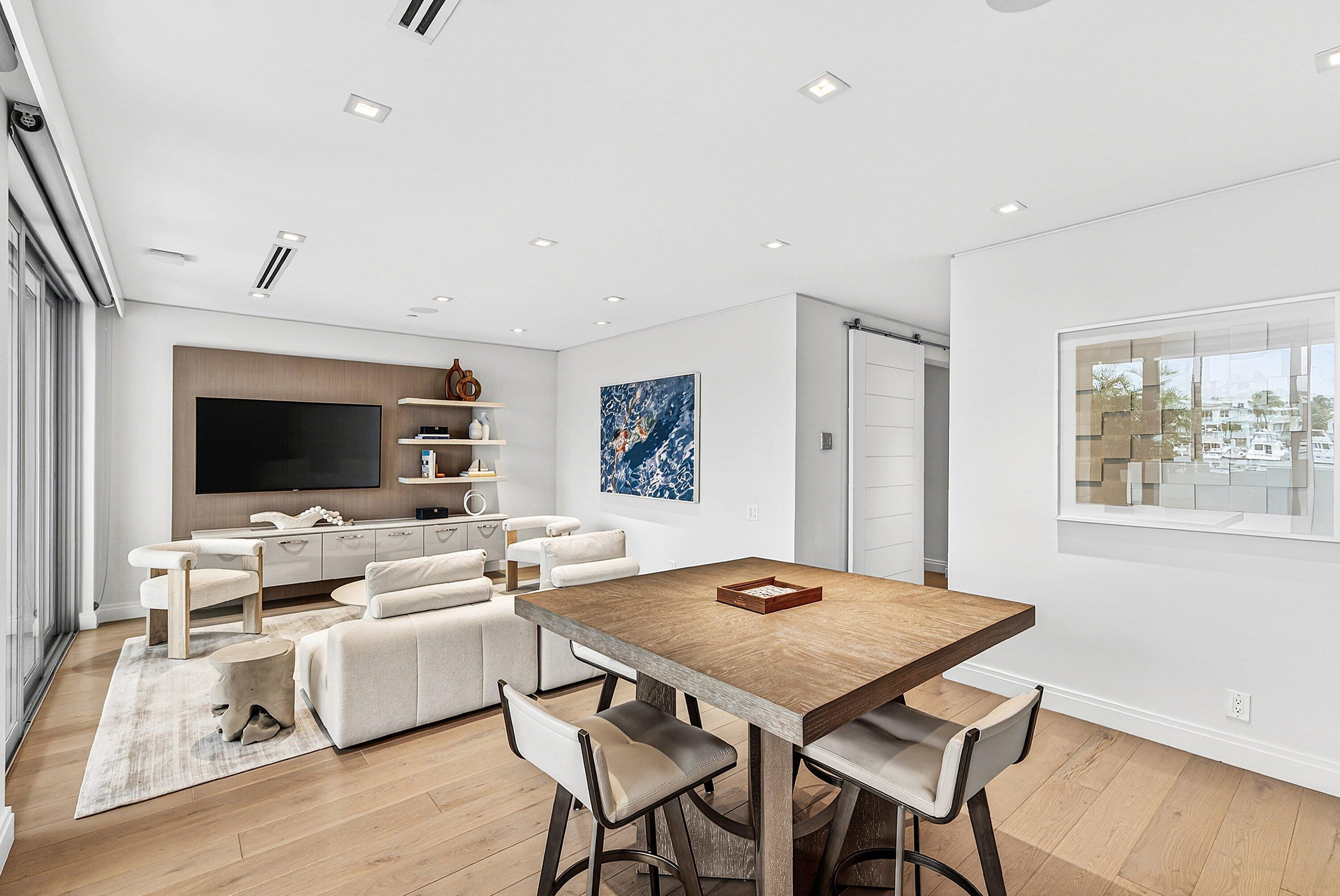 SEAGATE YACHT CLUB - Residential