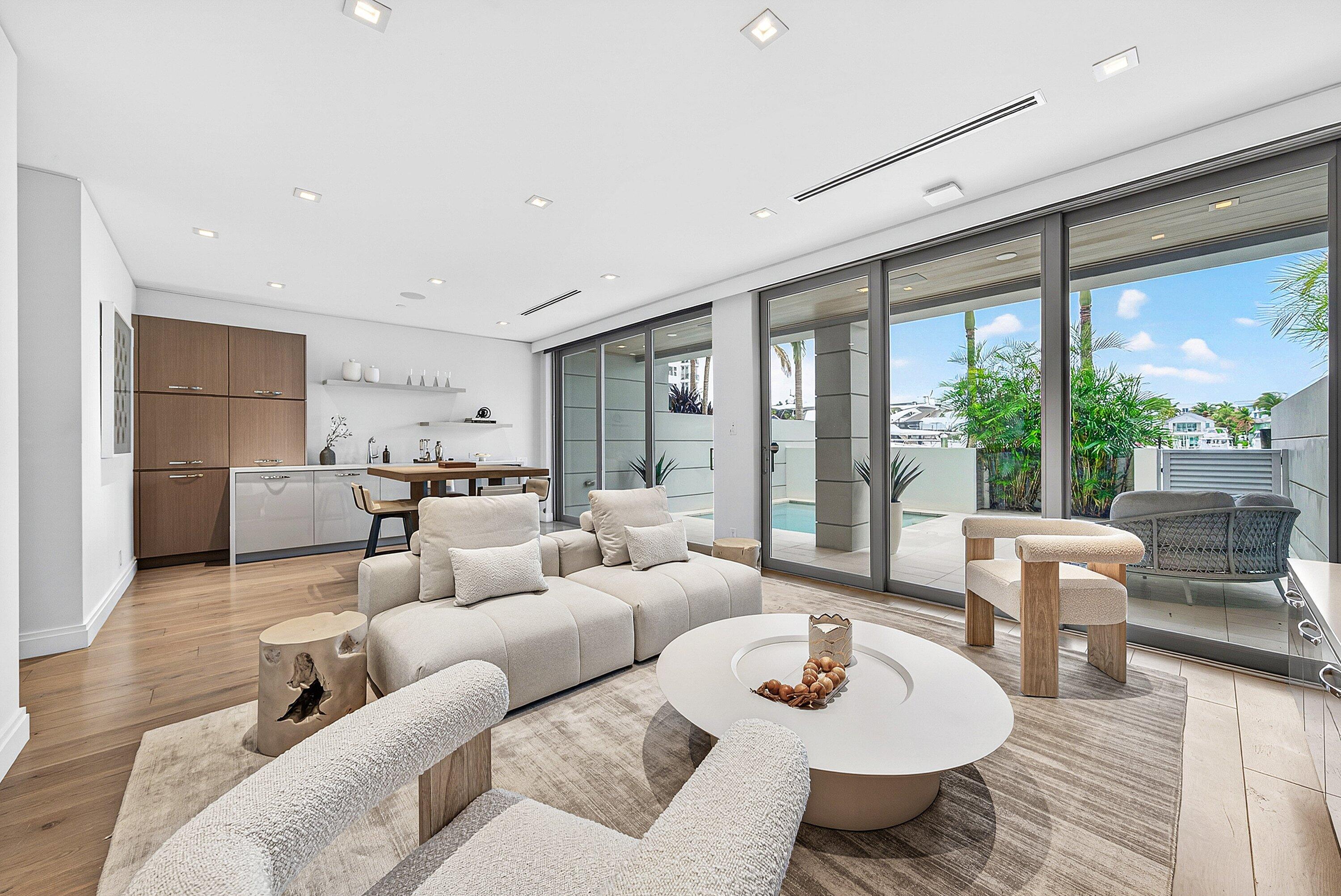 SEAGATE YACHT CLUB - Residential