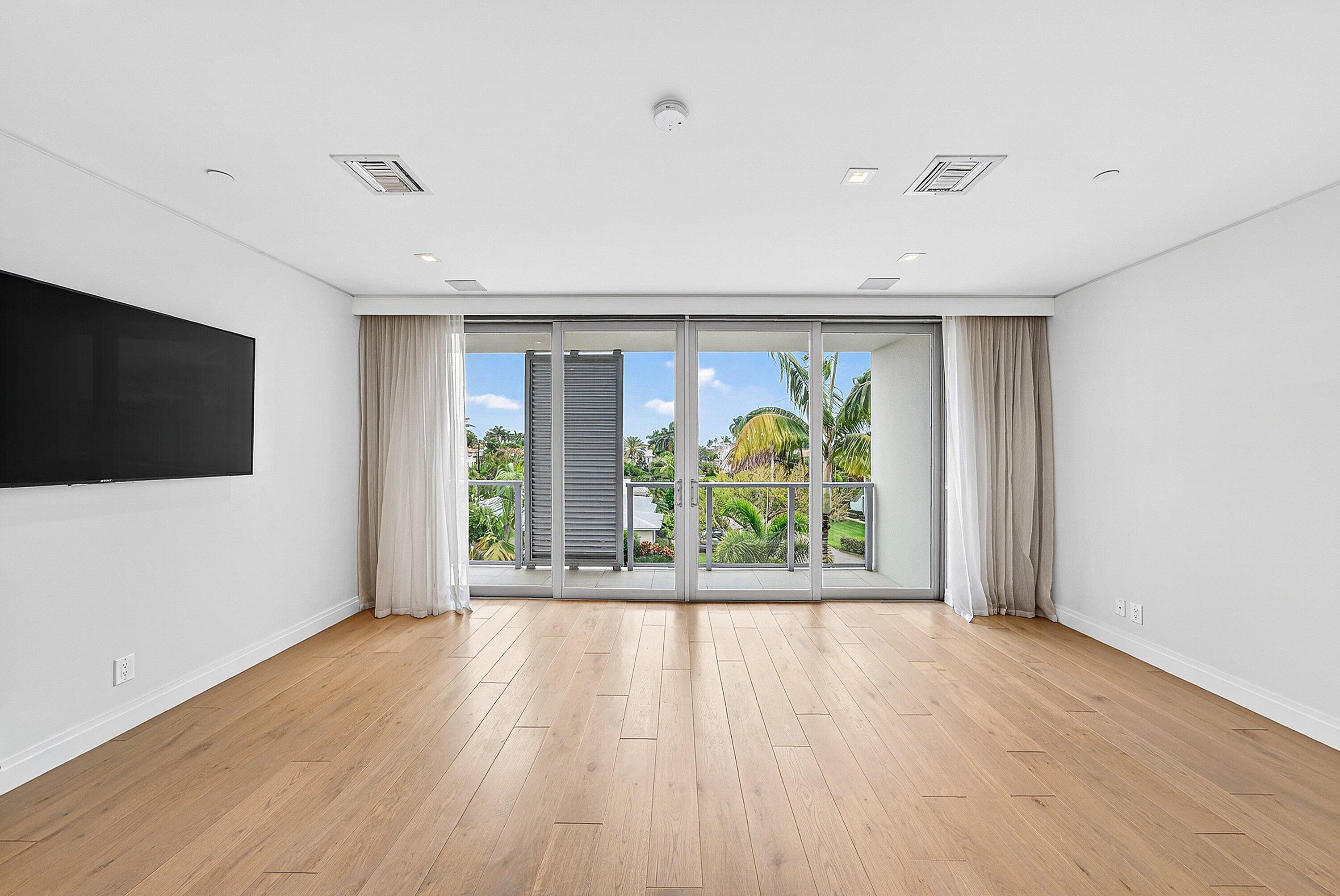 SEAGATE YACHT CLUB - Residential