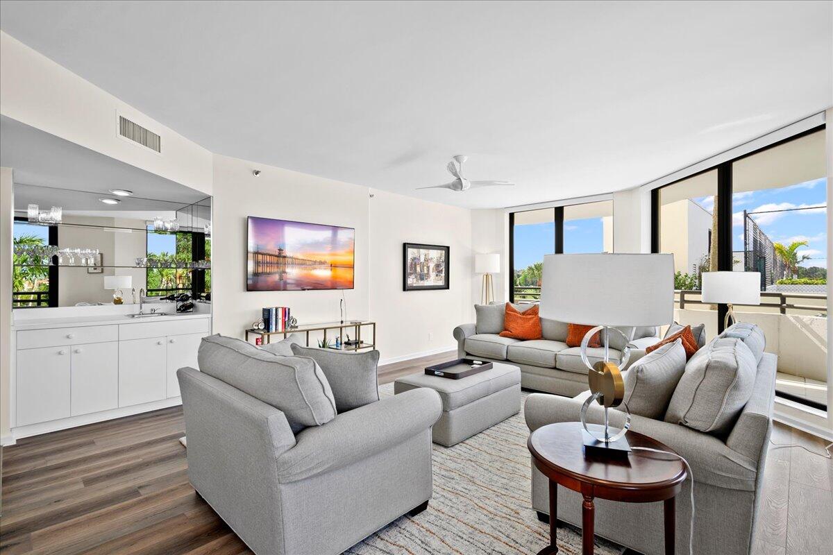 SOUTHPORTE ONE AT JONATHANS LANDING CONDO - Residential