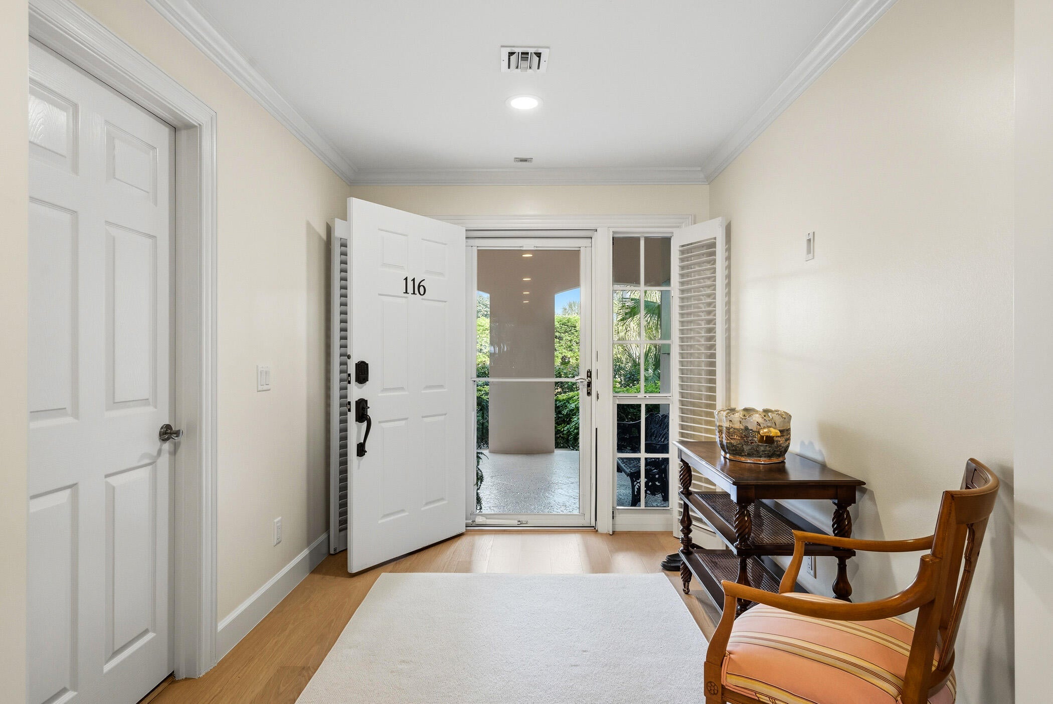 1250 W Southwinds Boulevard 116