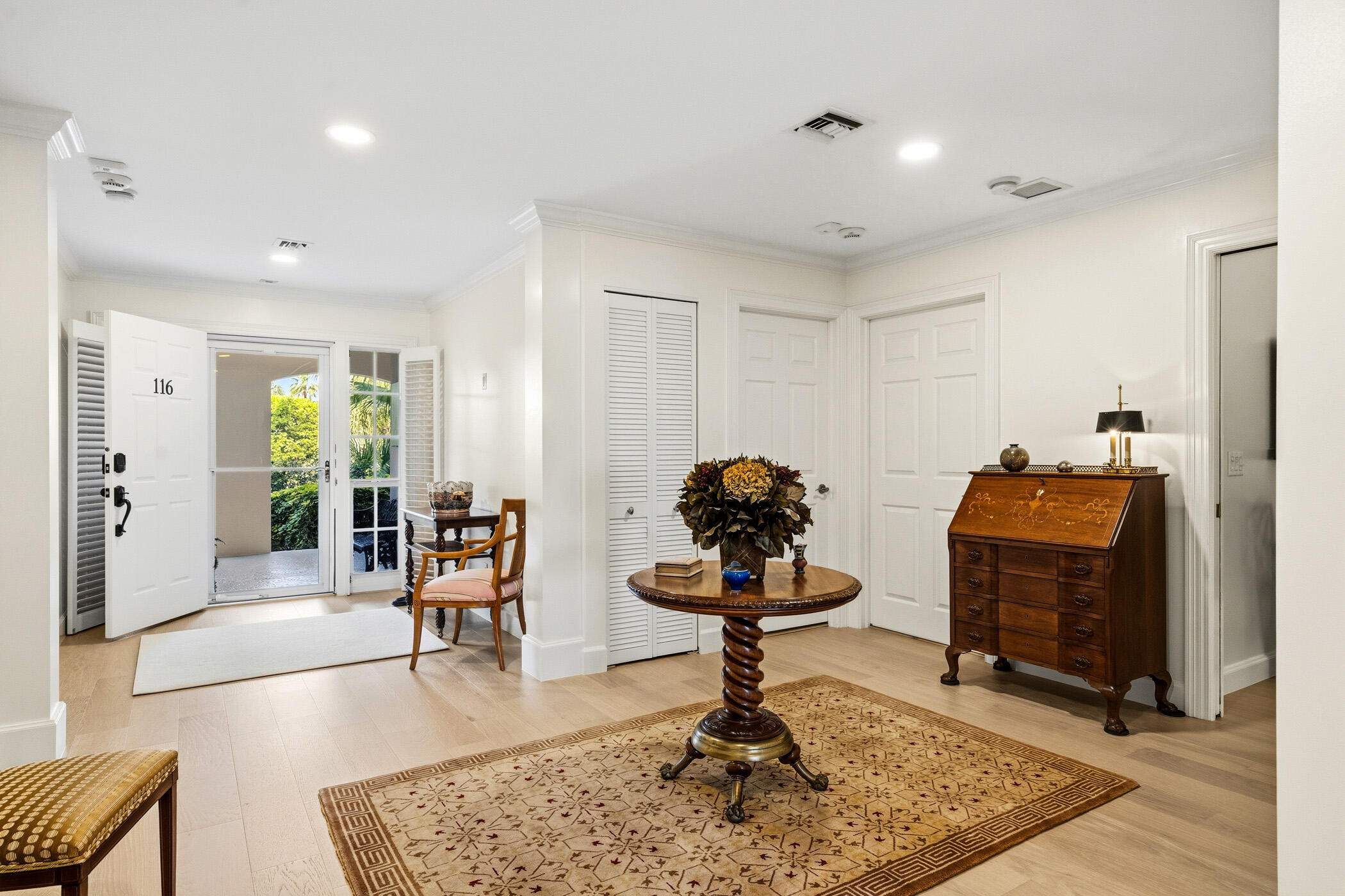 1250 W Southwinds Boulevard 116