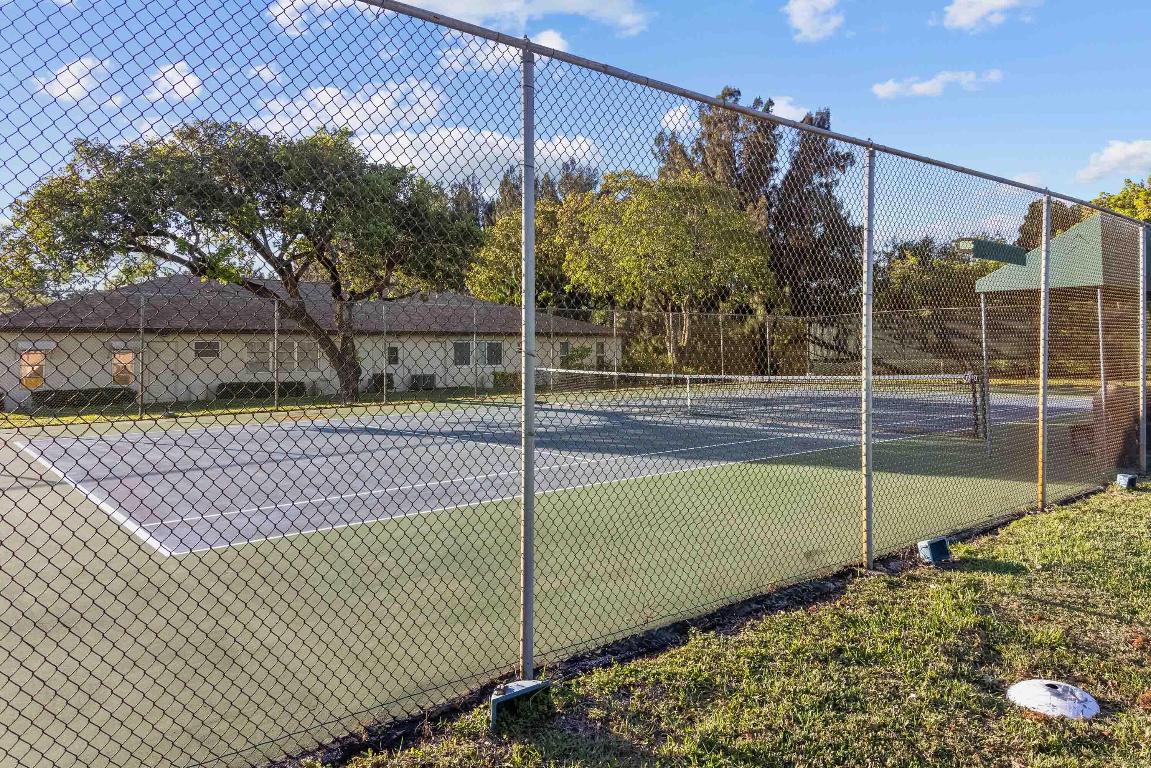 HIGH POINT OF DELRAY WEST CONDO SEC 3 - Residential