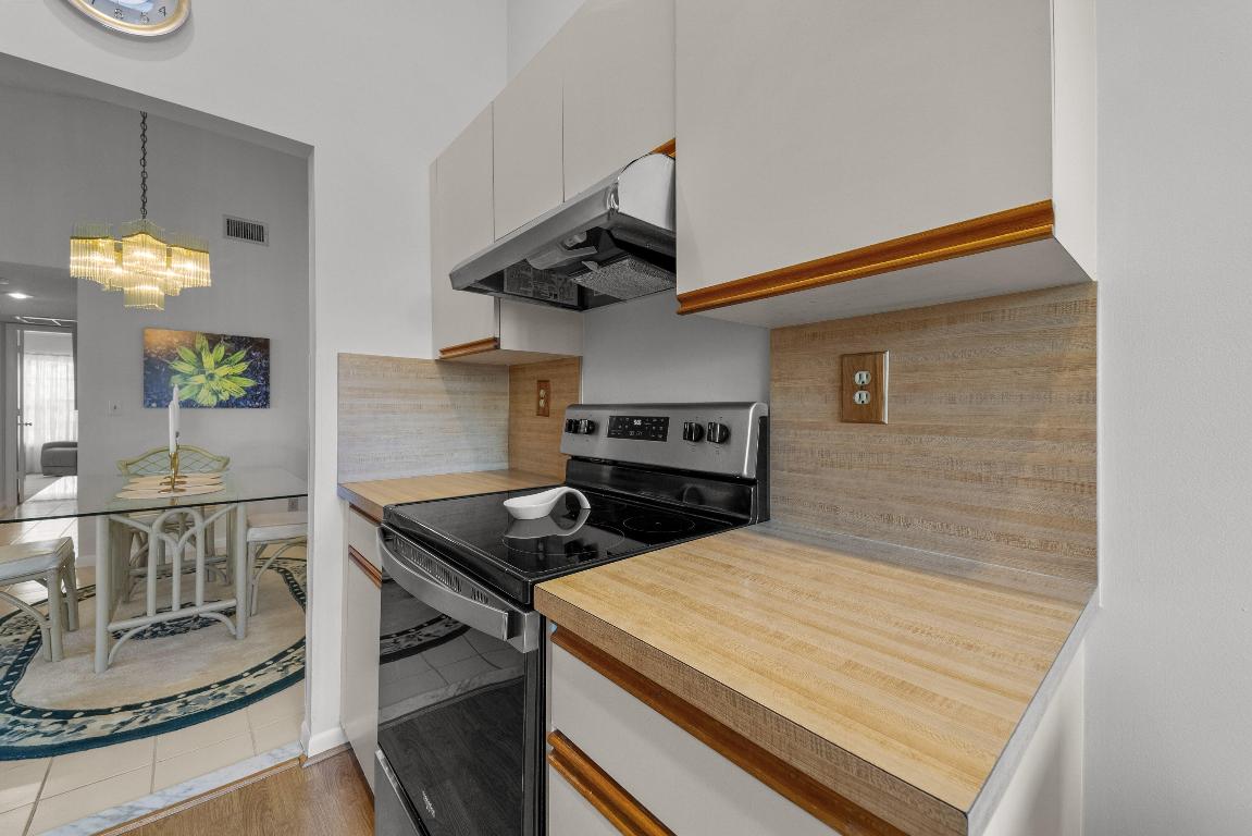 HIGH POINT OF DELRAY WEST CONDO SEC 3 - Residential