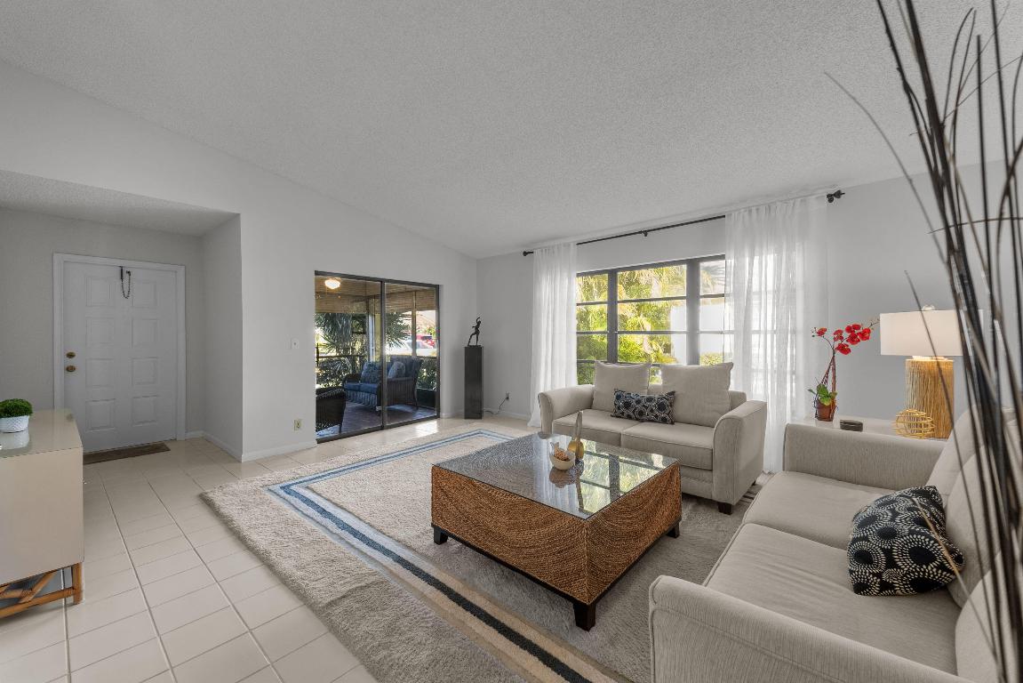 HIGH POINT OF DELRAY WEST CONDO SEC 3 - Residential