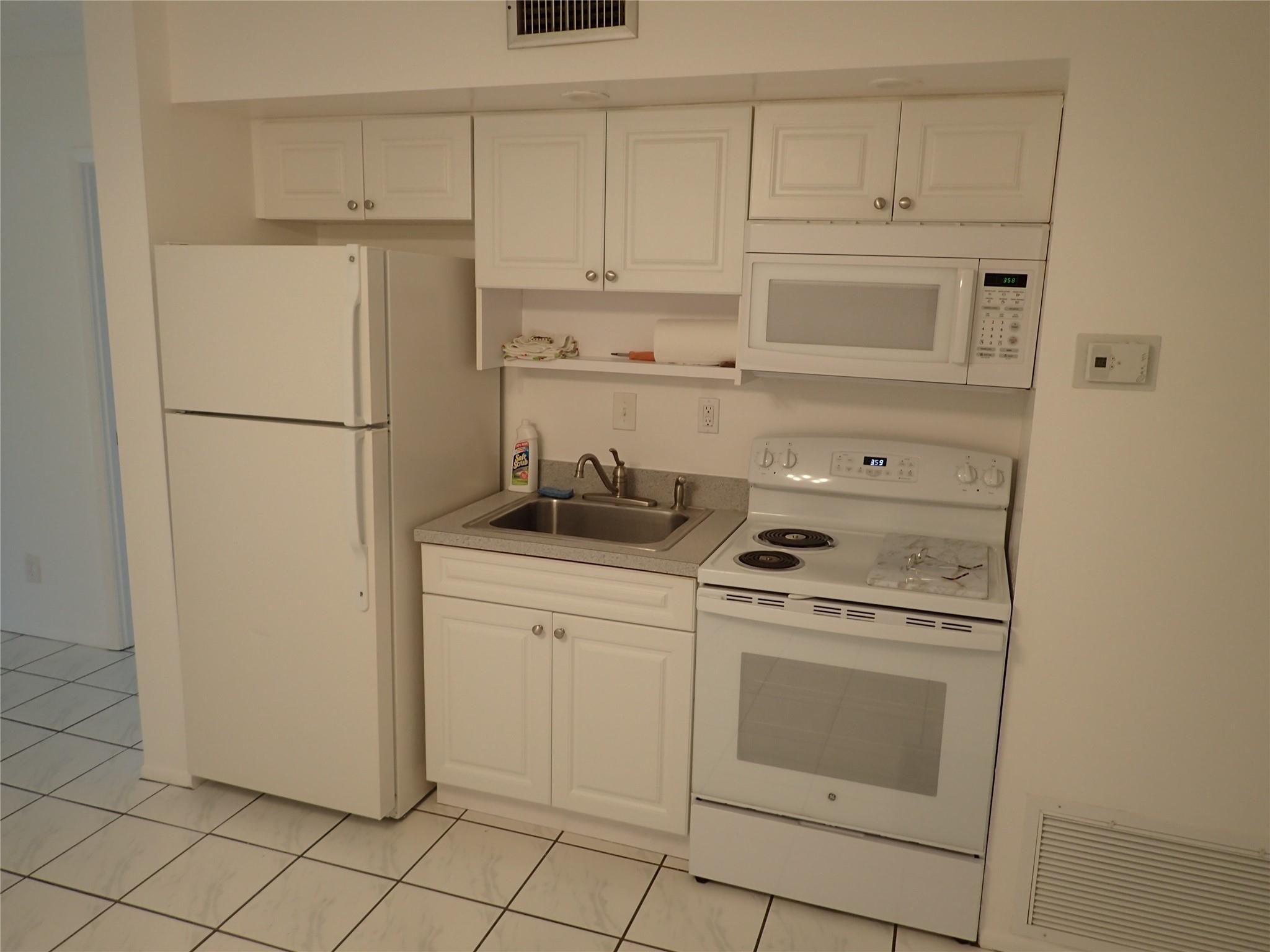 2700 Riverside Dr 202B