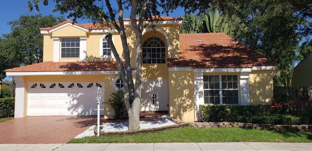 Photo of 1081 Siena Oaks Circle Cir E, Palm Beach Gardens, FL 33410 (MLS # R10740134)