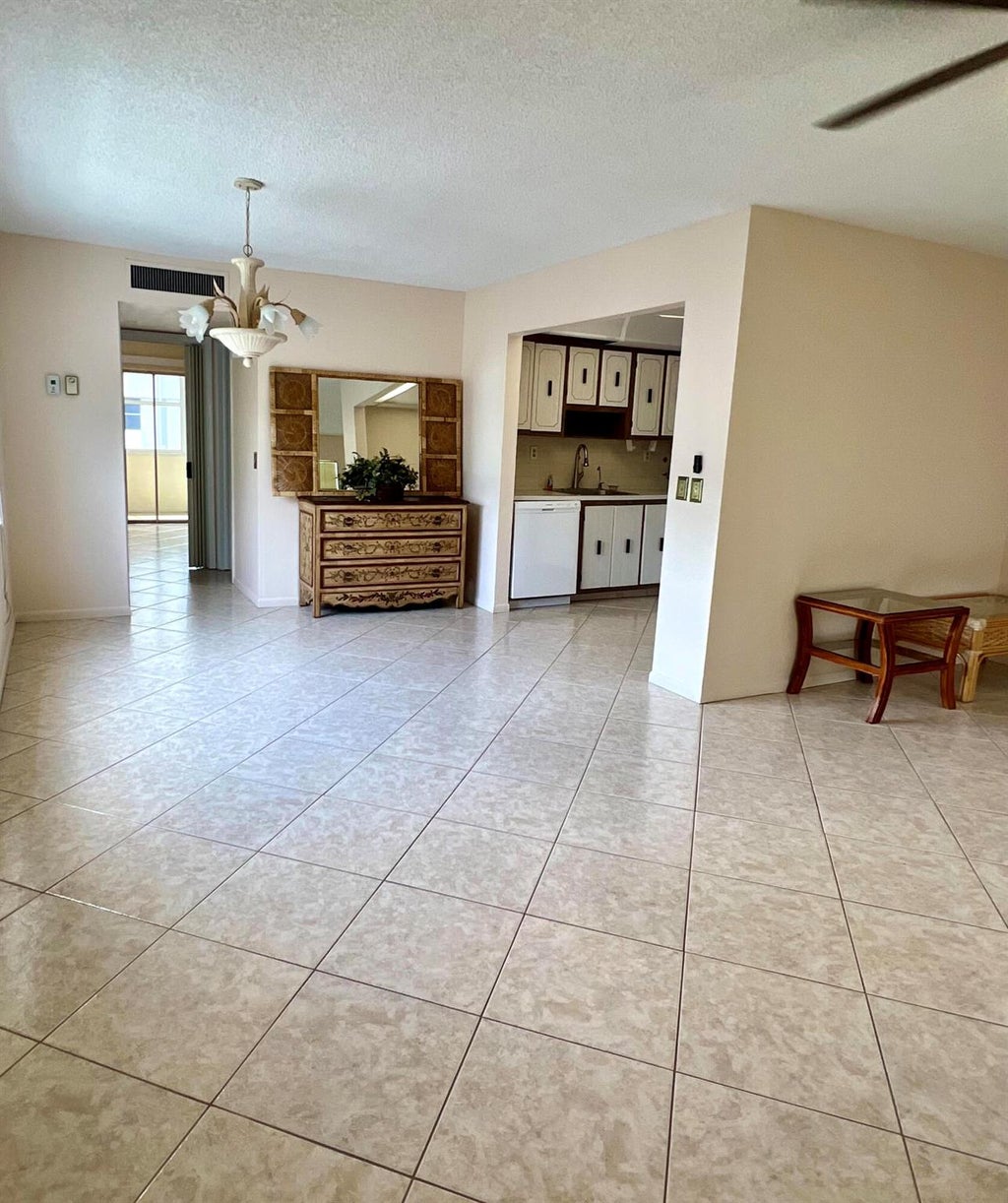 Photo of 704 Burgundy O, Delray Beach, FL 33484 (MLS # R10989589)