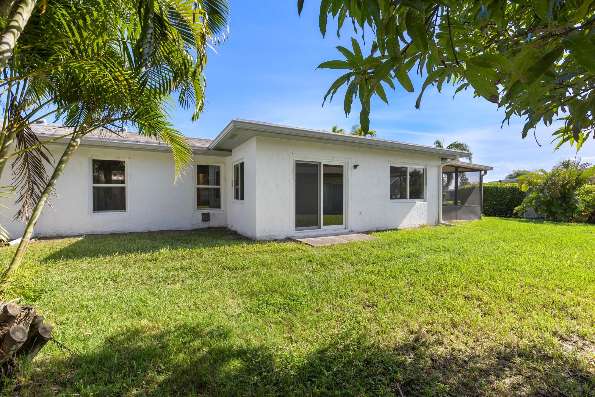 DELRAY VILLAS - Residential