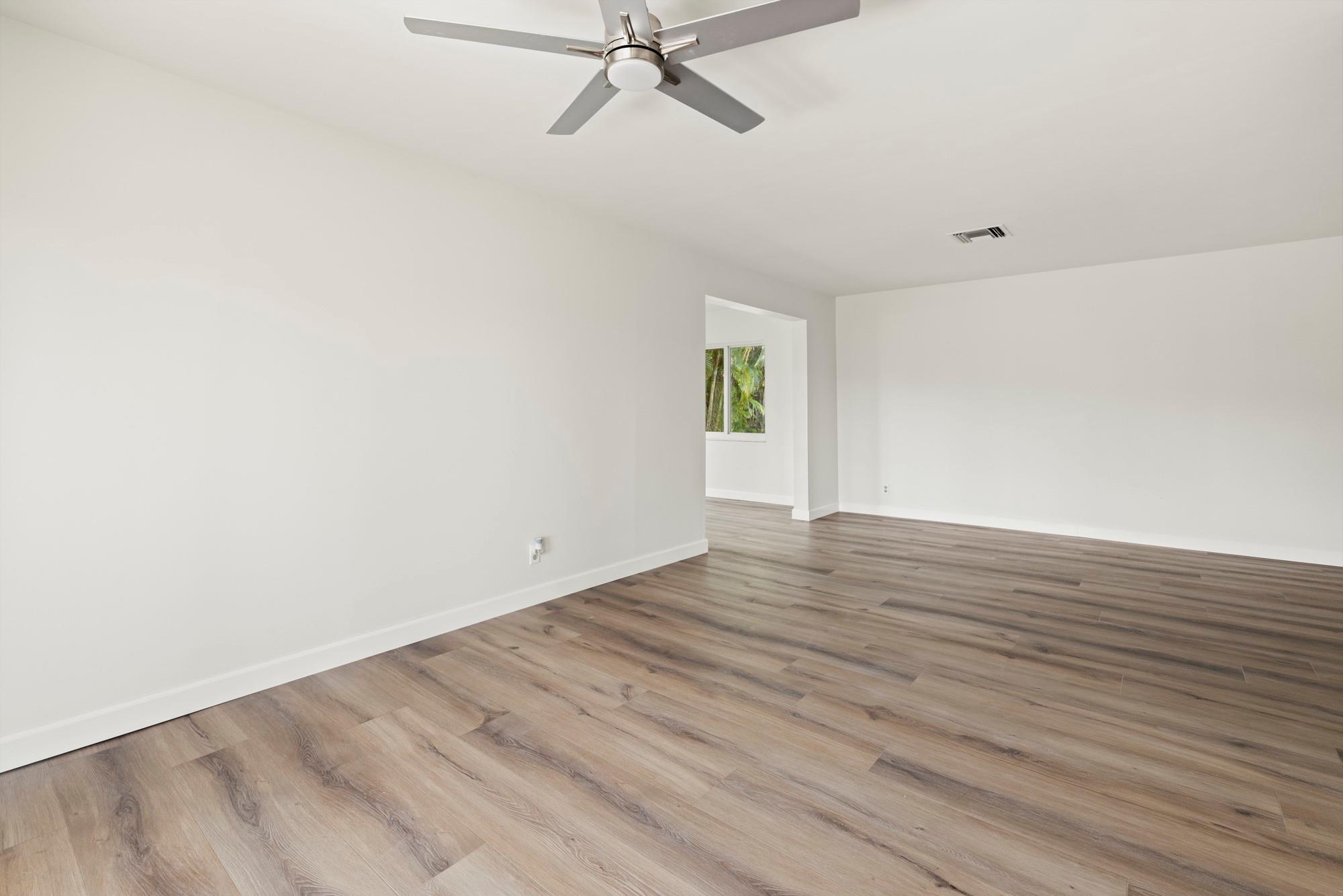 DELRAY VILLAS - Residential