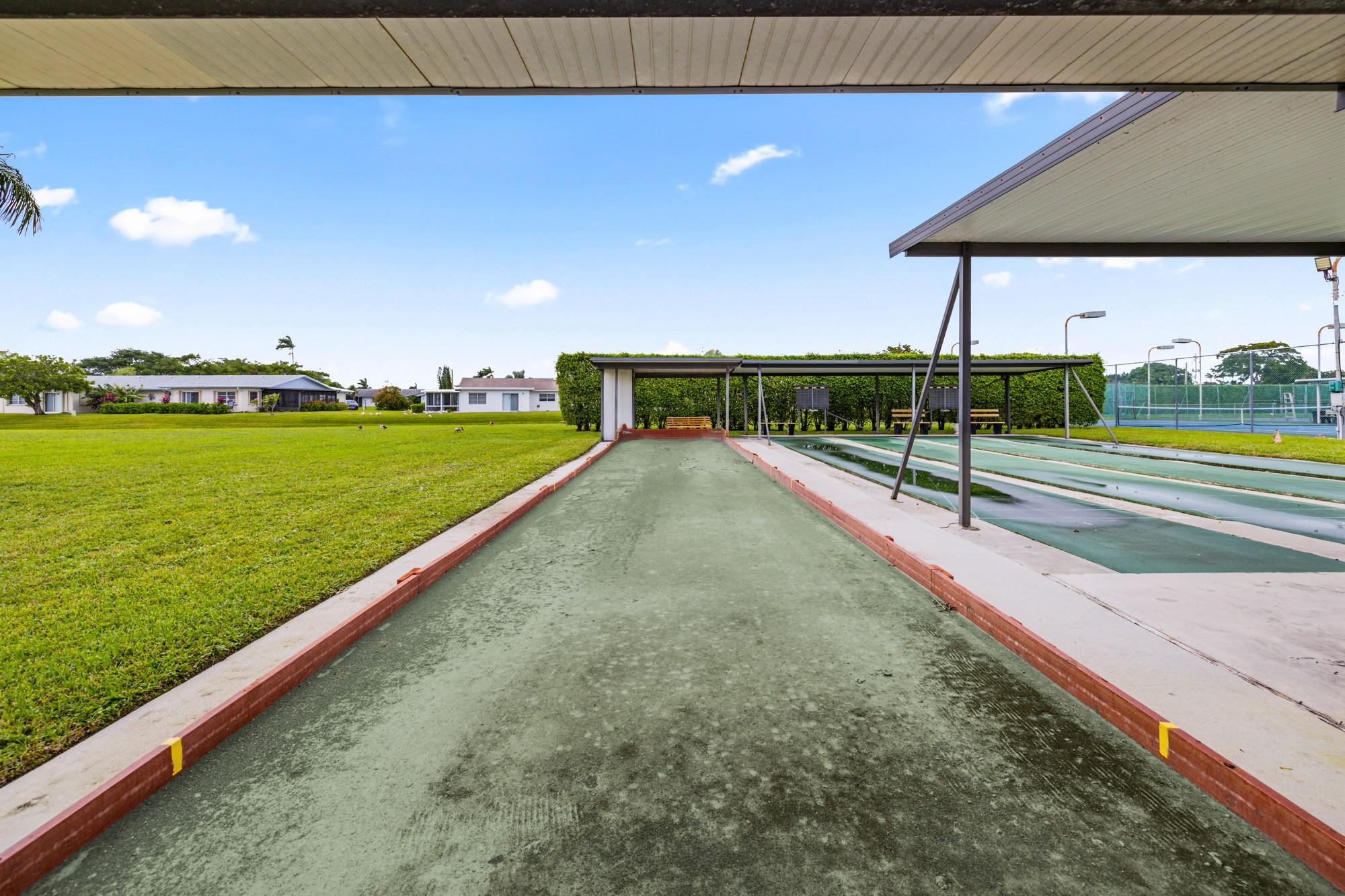 DELRAY VILLAS - Residential