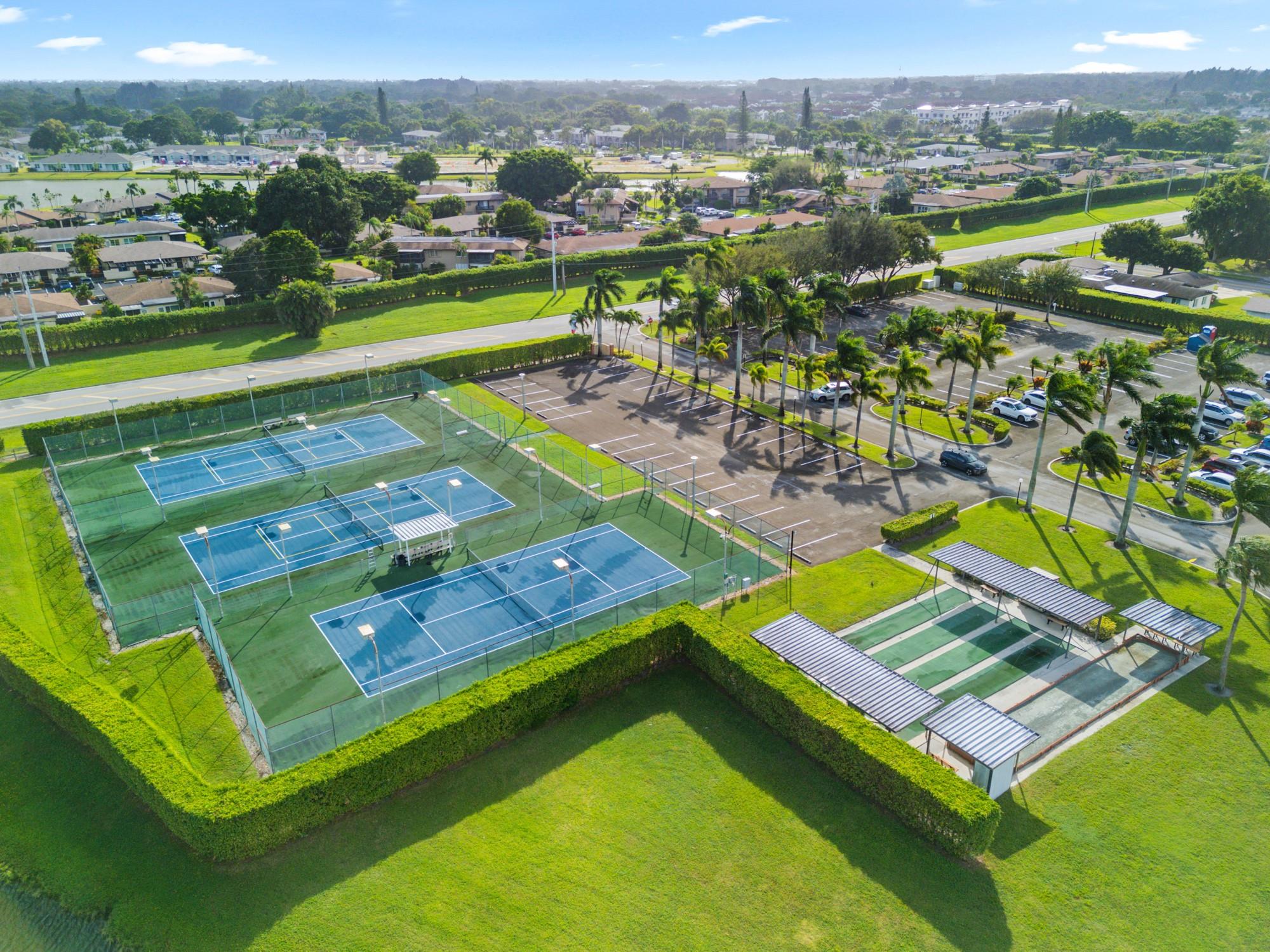 DELRAY VILLAS - Residential