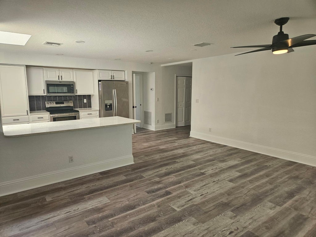 Photo of 463 NW RAVENSWOOD Lane, Port Saint Lucie, FL 34983 (MLS # B26064248)