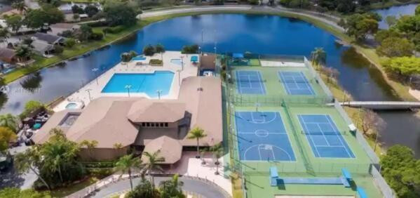 CENTURA PARC - Residential