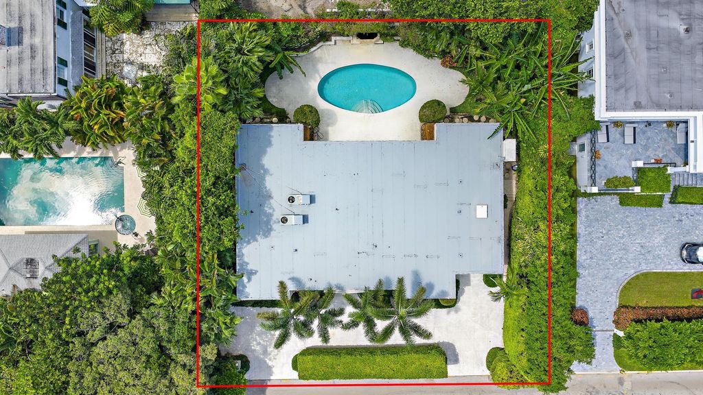 Photo of 740 N Lake Way, Palm Beach, FL 33480 (MLS # R11123937)