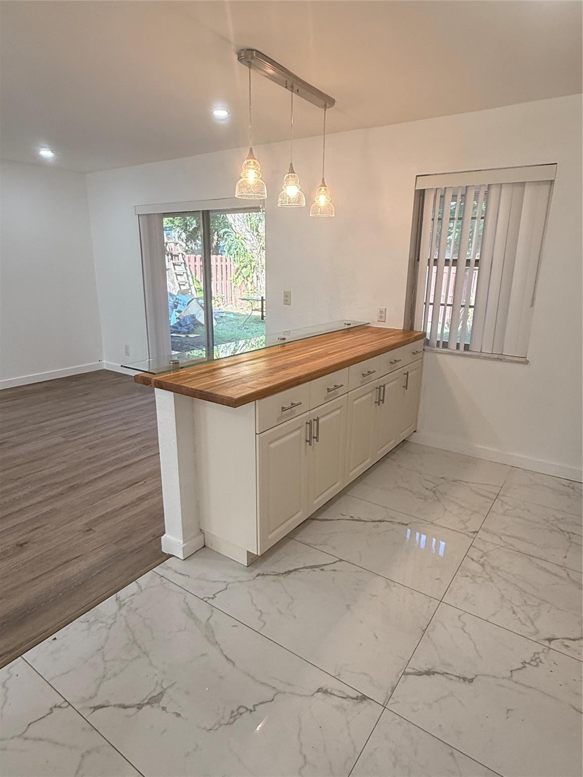 No1 Palm-Aire Village Con - Residential Lease