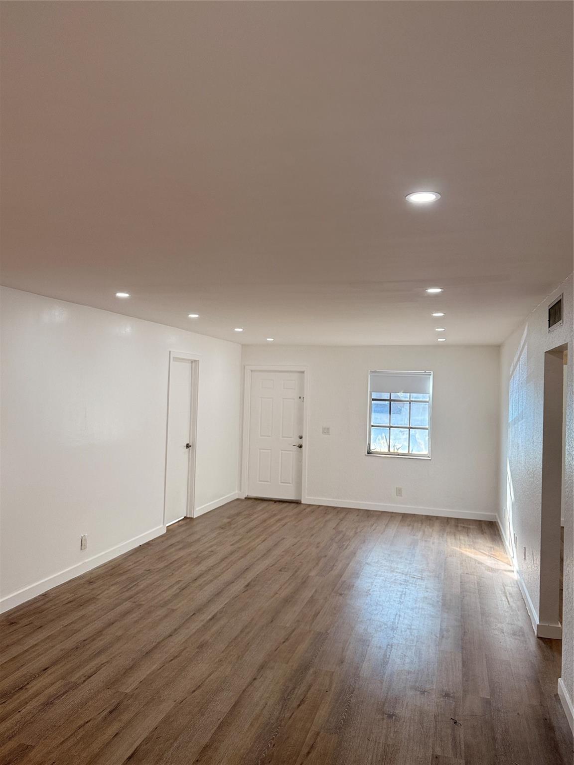 No1 Palm-Aire Village Con - Residential Lease