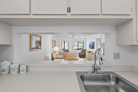 Tiny photo for 3138 Via Poinciana Dr #410, Lake Worth, FL 33467 (MLS # B26022351)