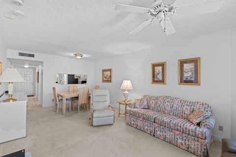 Tiny photo for 3138 Via Poinciana Dr #410, Lake Worth, FL 33467 (MLS # B26022351)
