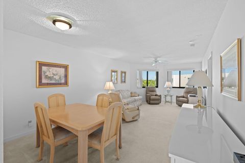 Tiny photo for 3138 Via Poinciana Dr #410, Lake Worth, FL 33467 (MLS # B26022351)