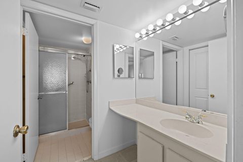 Tiny photo for 3138 Via Poinciana Dr #410, Lake Worth, FL 33467 (MLS # B26022351)