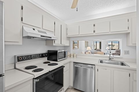 Tiny photo for 3138 Via Poinciana Dr #410, Lake Worth, FL 33467 (MLS # B26022351)
