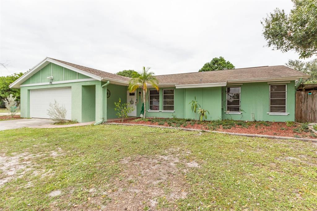 Photo of 1301 SE Mohave Street, Port Saint Lucie, FL 34952 (MLS # R10760220)