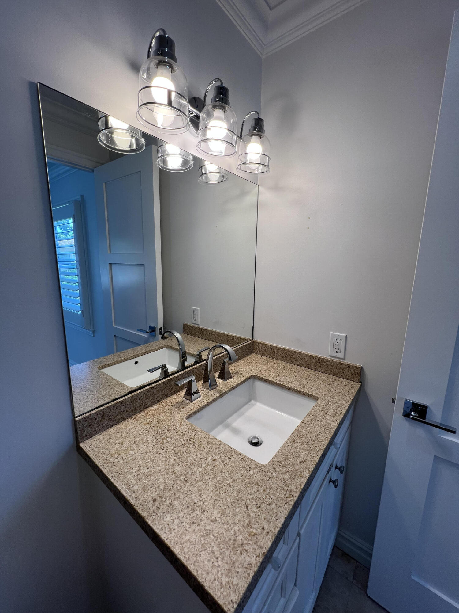 JEANETTE COURT - Residential Lease