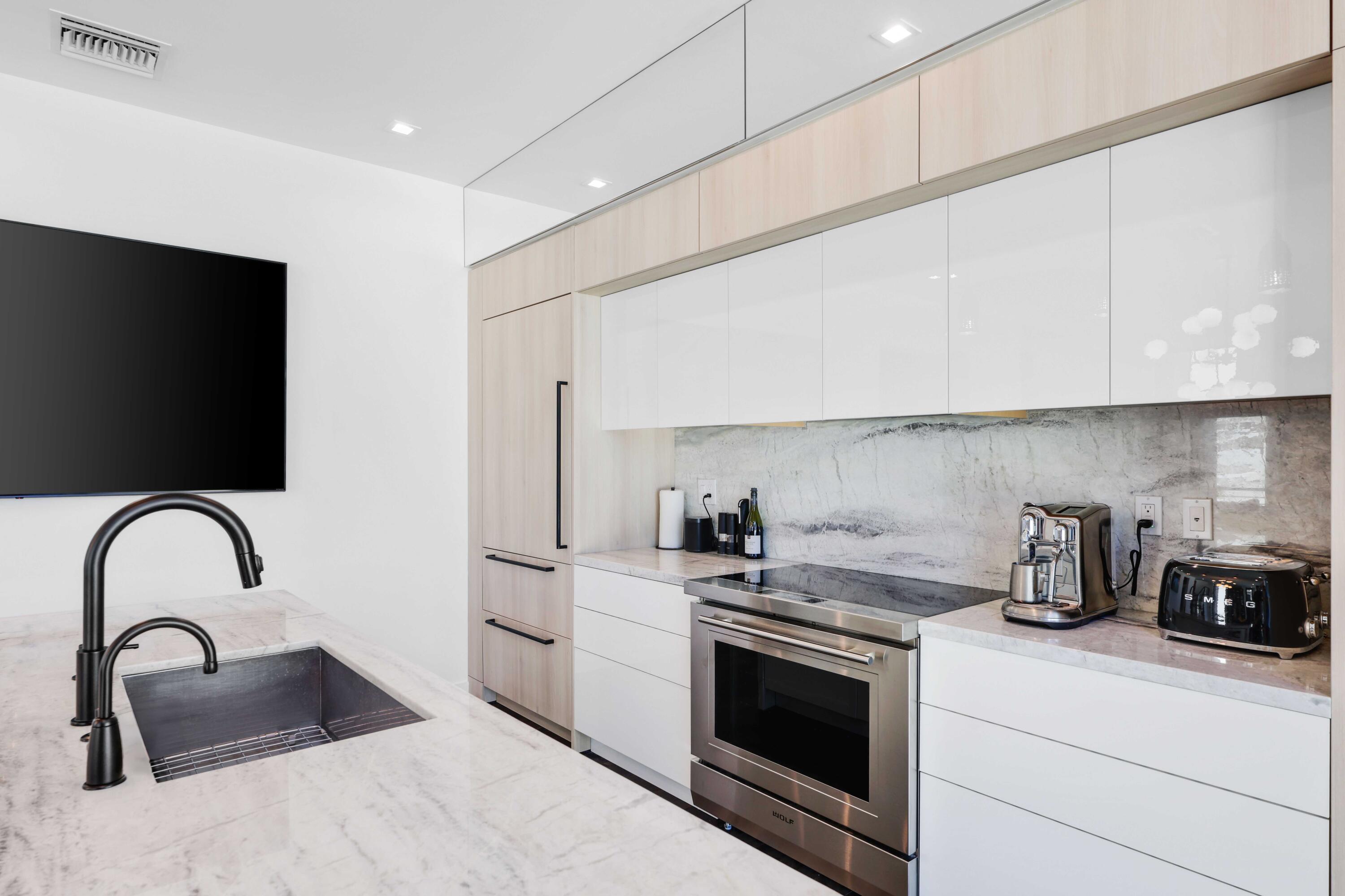 GULF STREAM VIEWS CONDO BLDG 4 - Residential