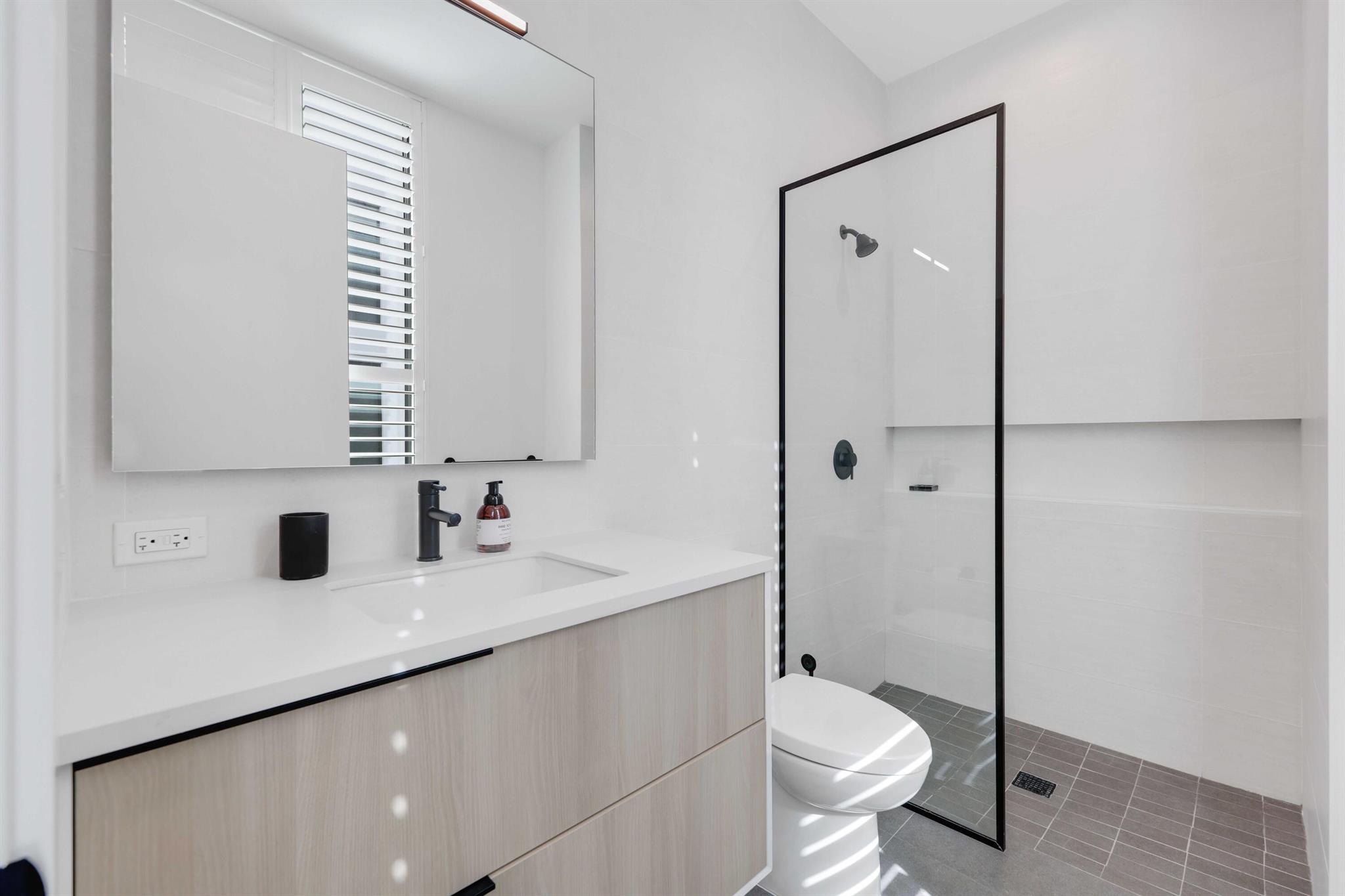 GULF STREAM VIEWS CONDO B - Residential