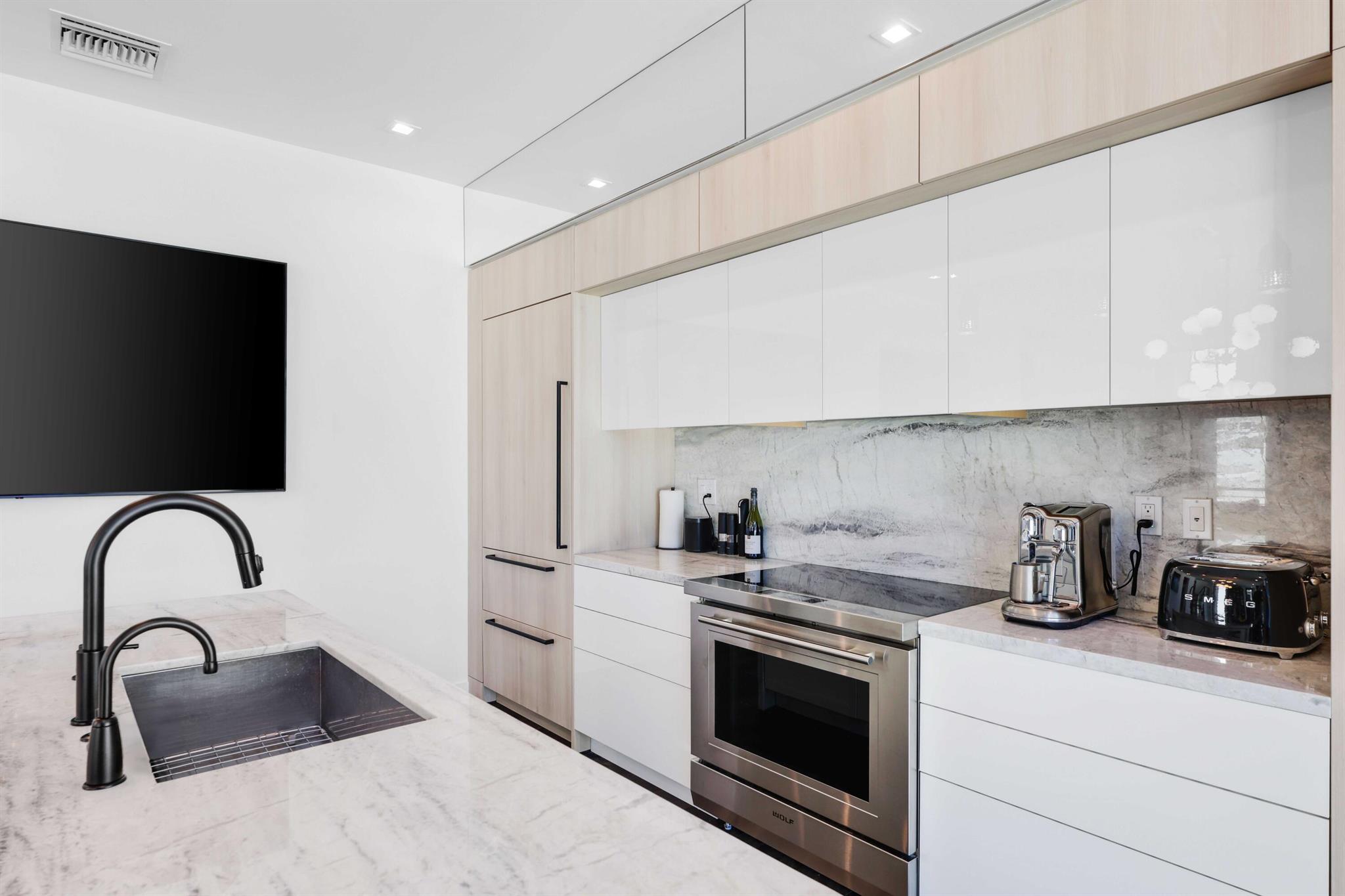 GULF STREAM VIEWS CONDO B - Residential