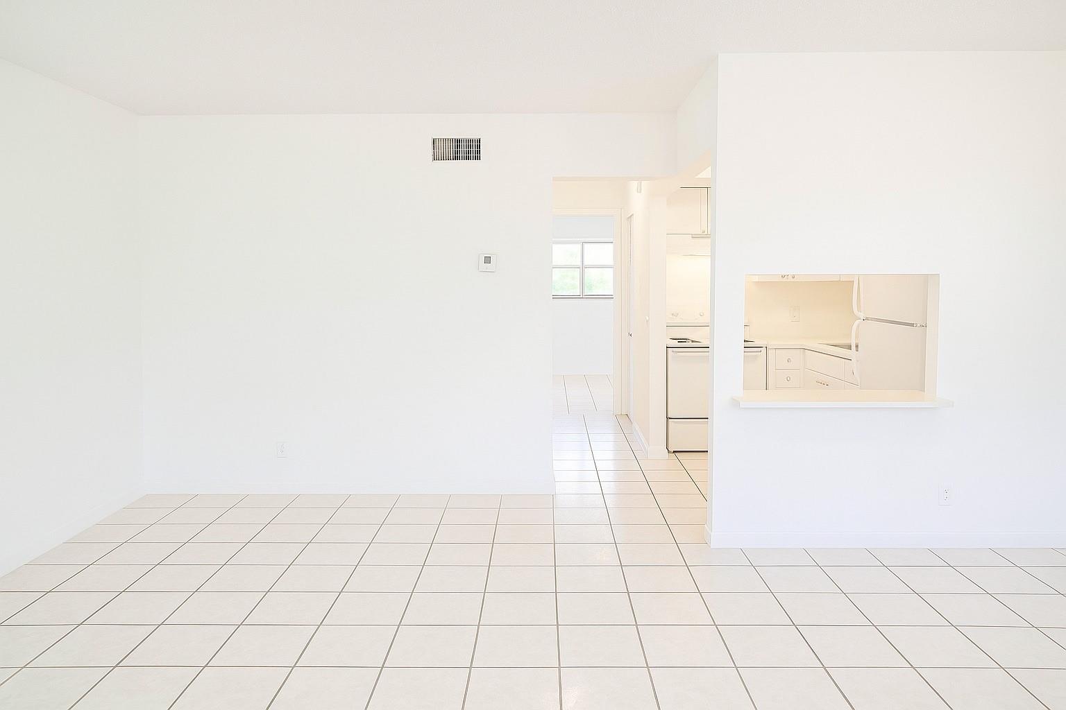 Lauderdale Park 6-33 1/2 - Residential Lease