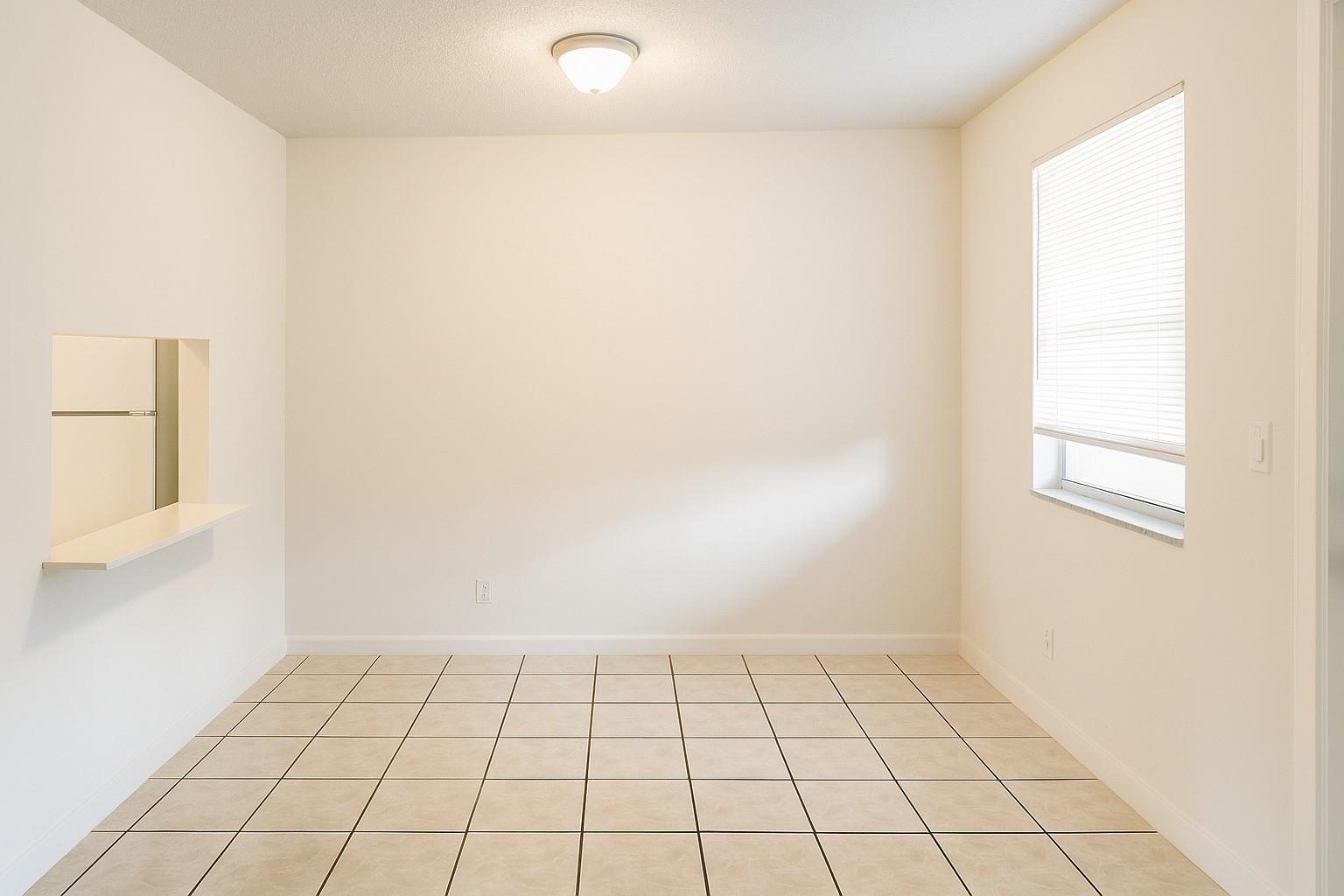 Lauderdale Park 6-33 1/2 - Residential Lease